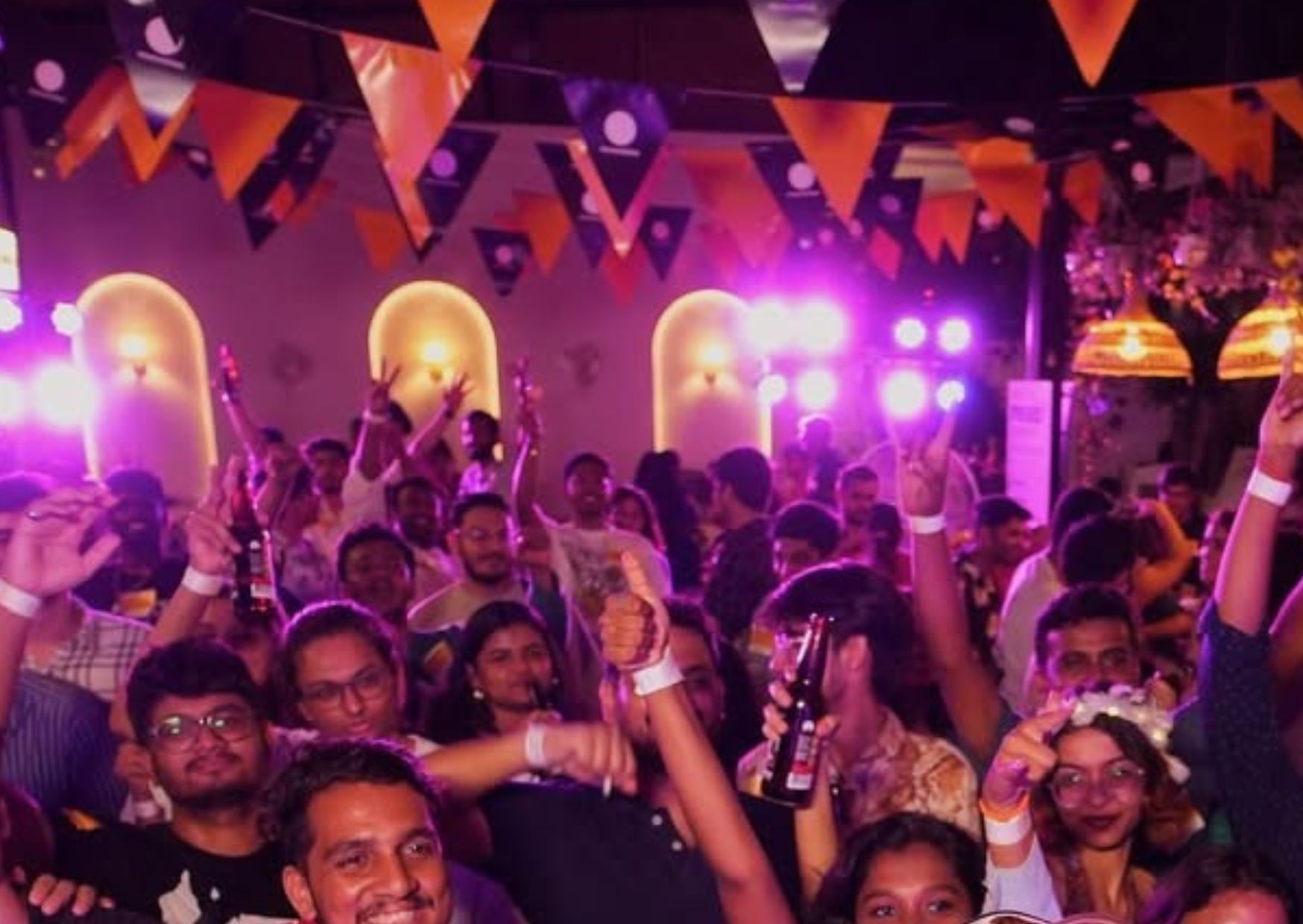 South Bombay Guided Pub-Hopping Experience: Walk, Drink, Repeat