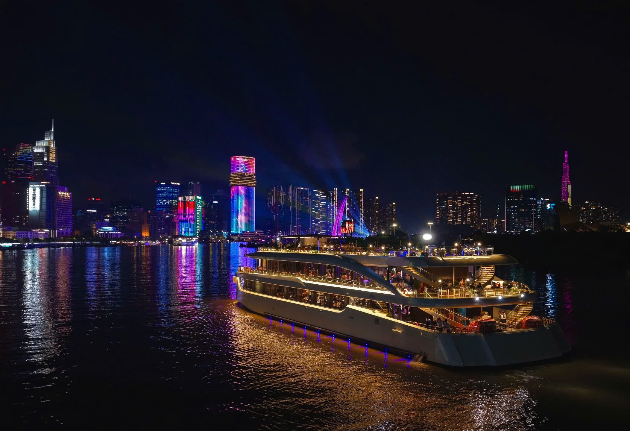 全新推出的西貢精英號郵輪