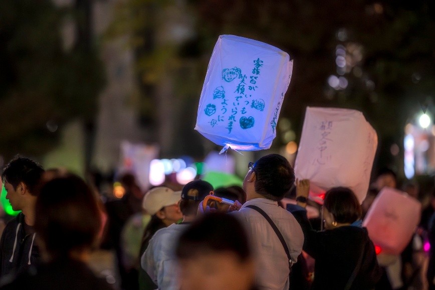 Day & Night Beauty: Witness the park's transformation as the sun sets.