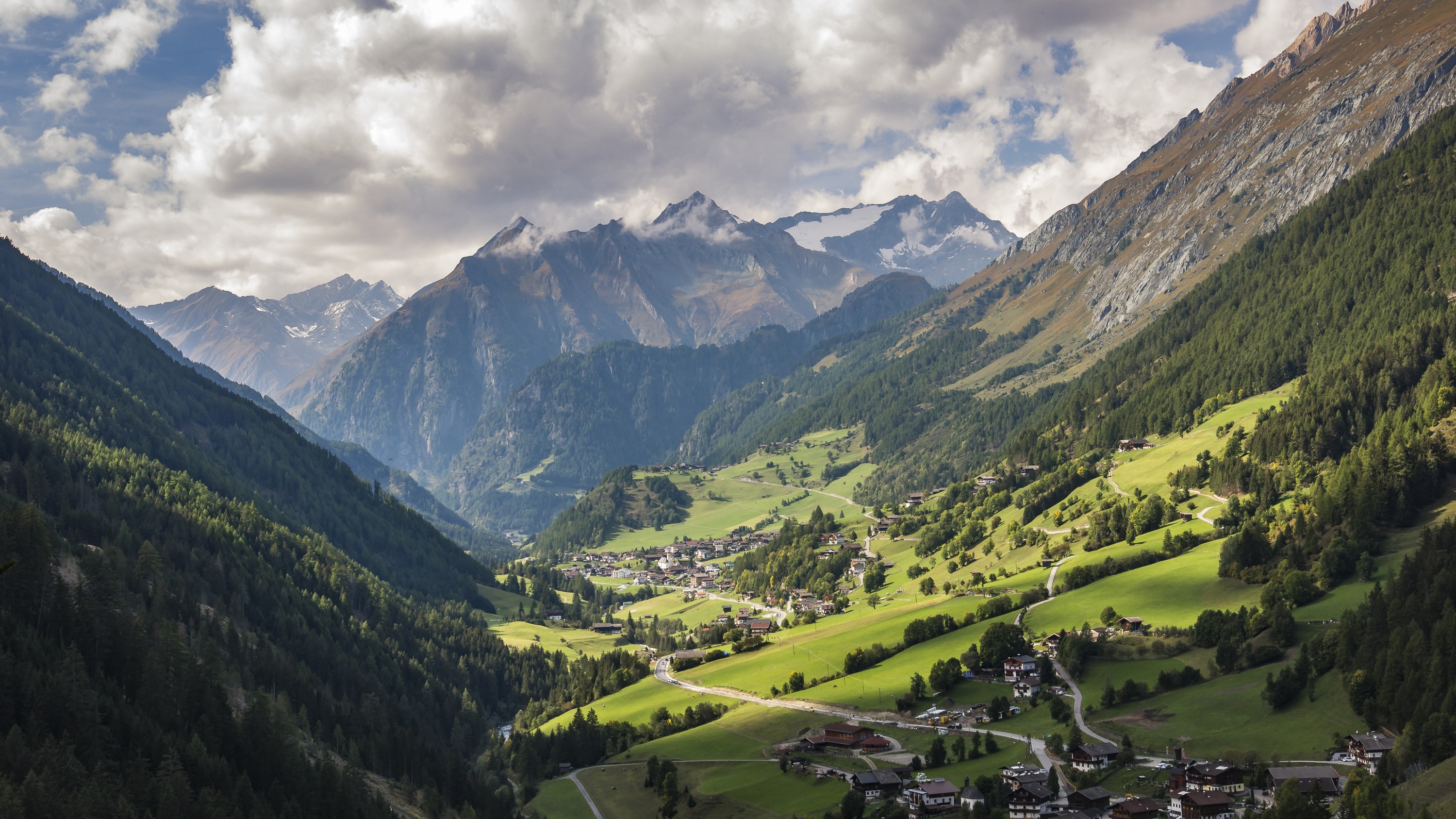 From Vienna: Melk, Hallstatt and Salzburg with a Boat Ride 