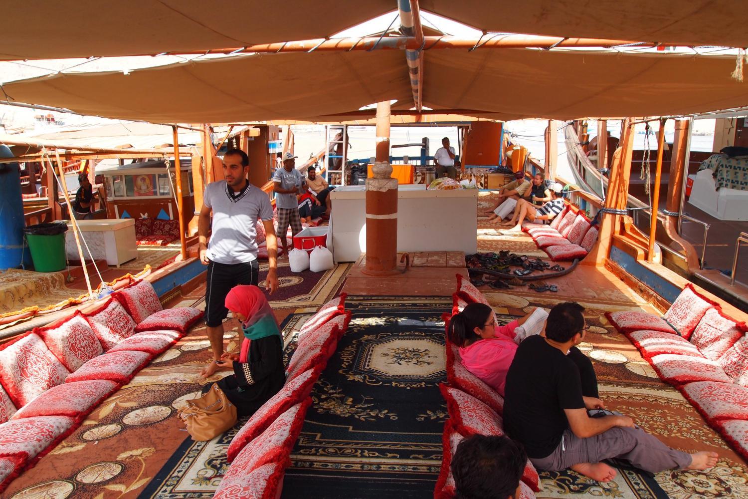 тур по Мусандаму круиз на доу