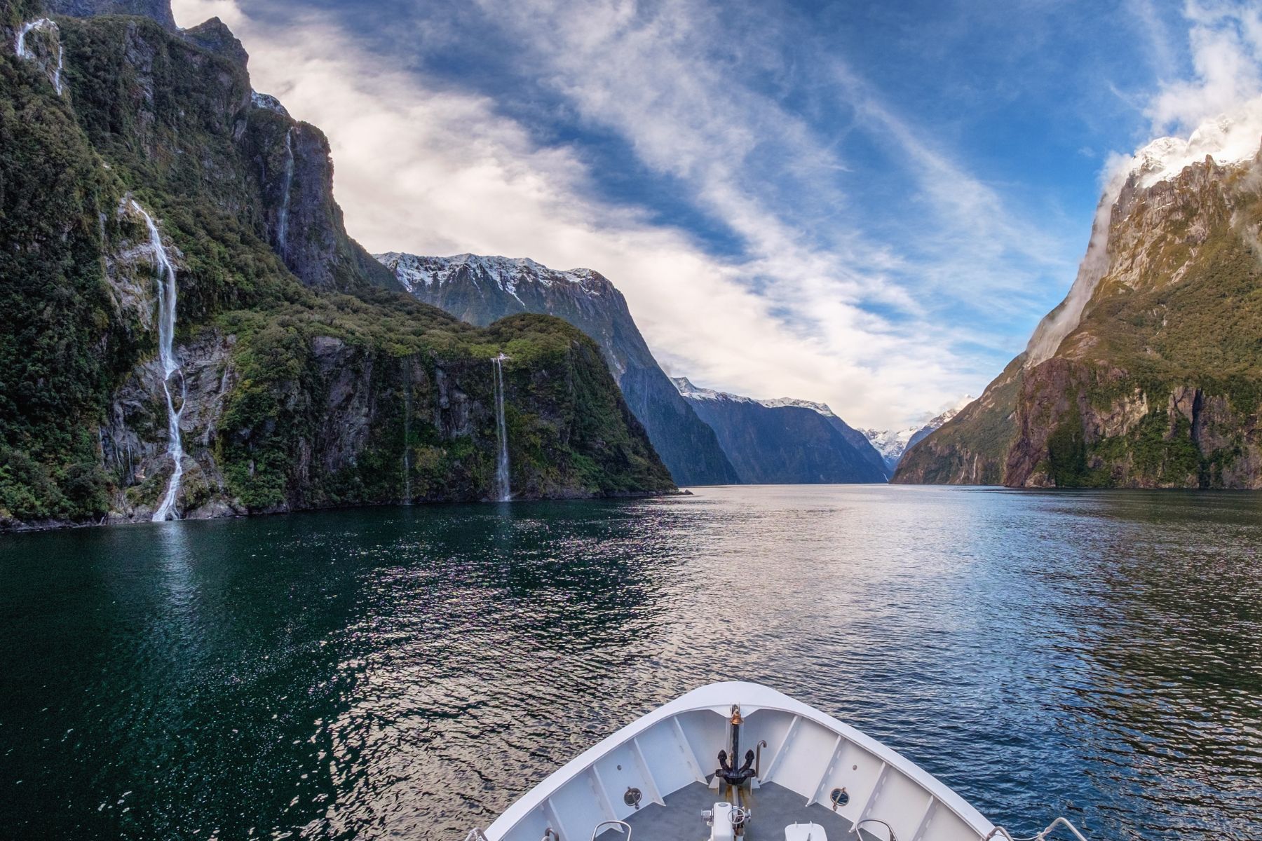 Te Anau to Queenstown via Milford Sound Premium Small Group Tour, Cruise & Picnic Lunch