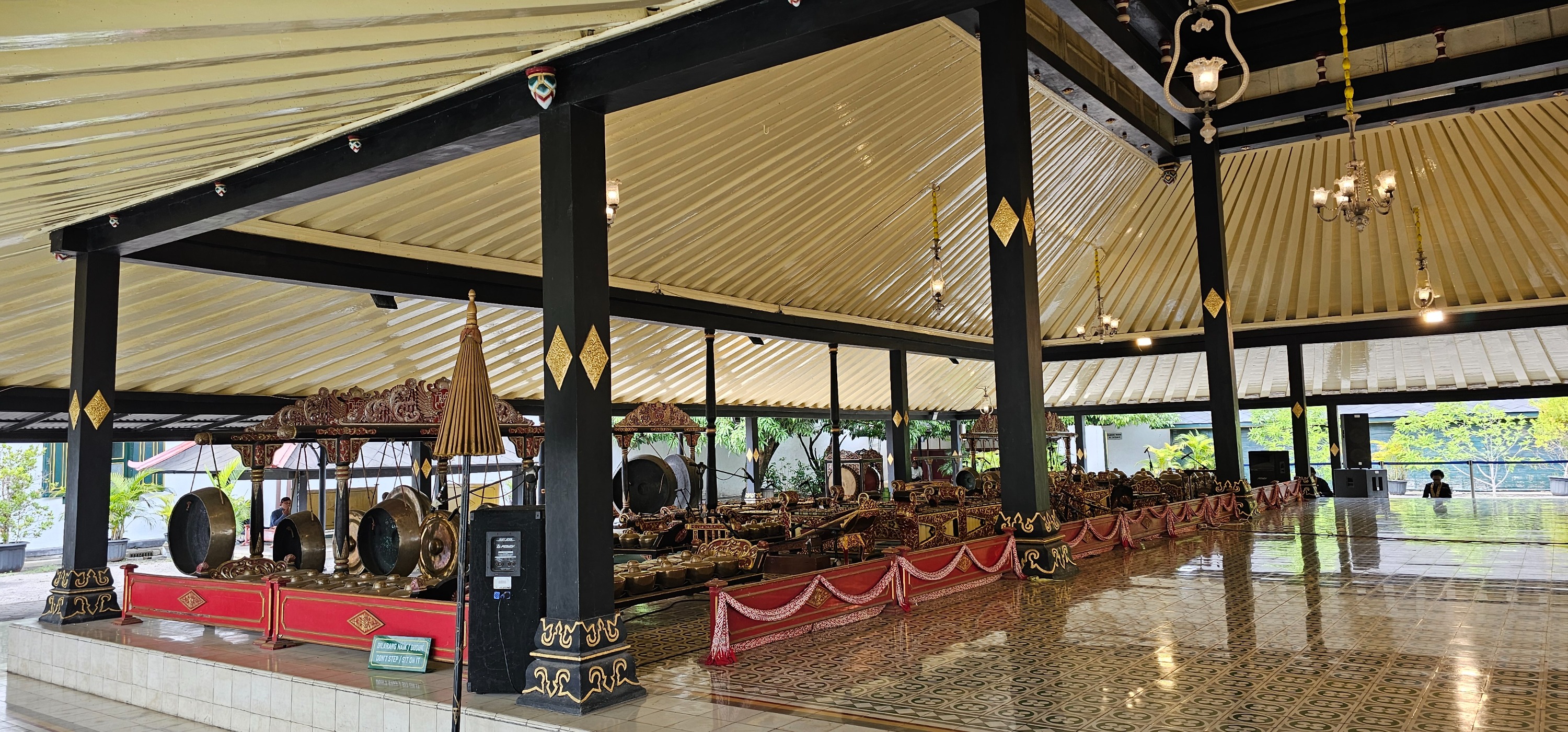 Obelix海景藝術表演與Kraton和Tamansari 城市之旅