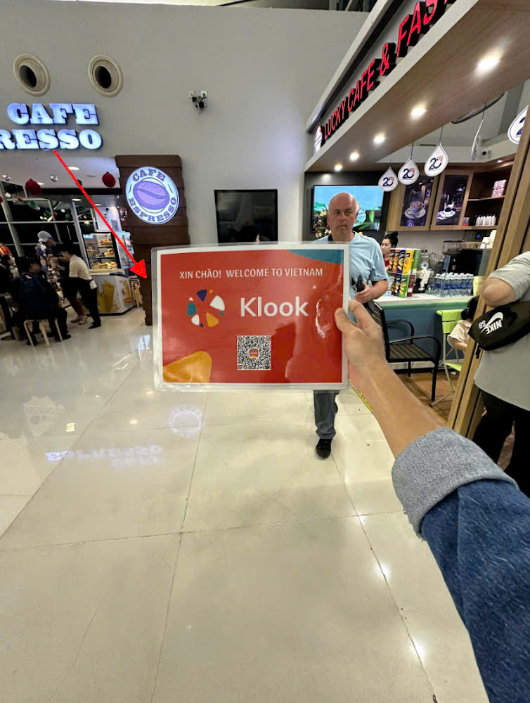 Departure terminal: Lucky Cafe