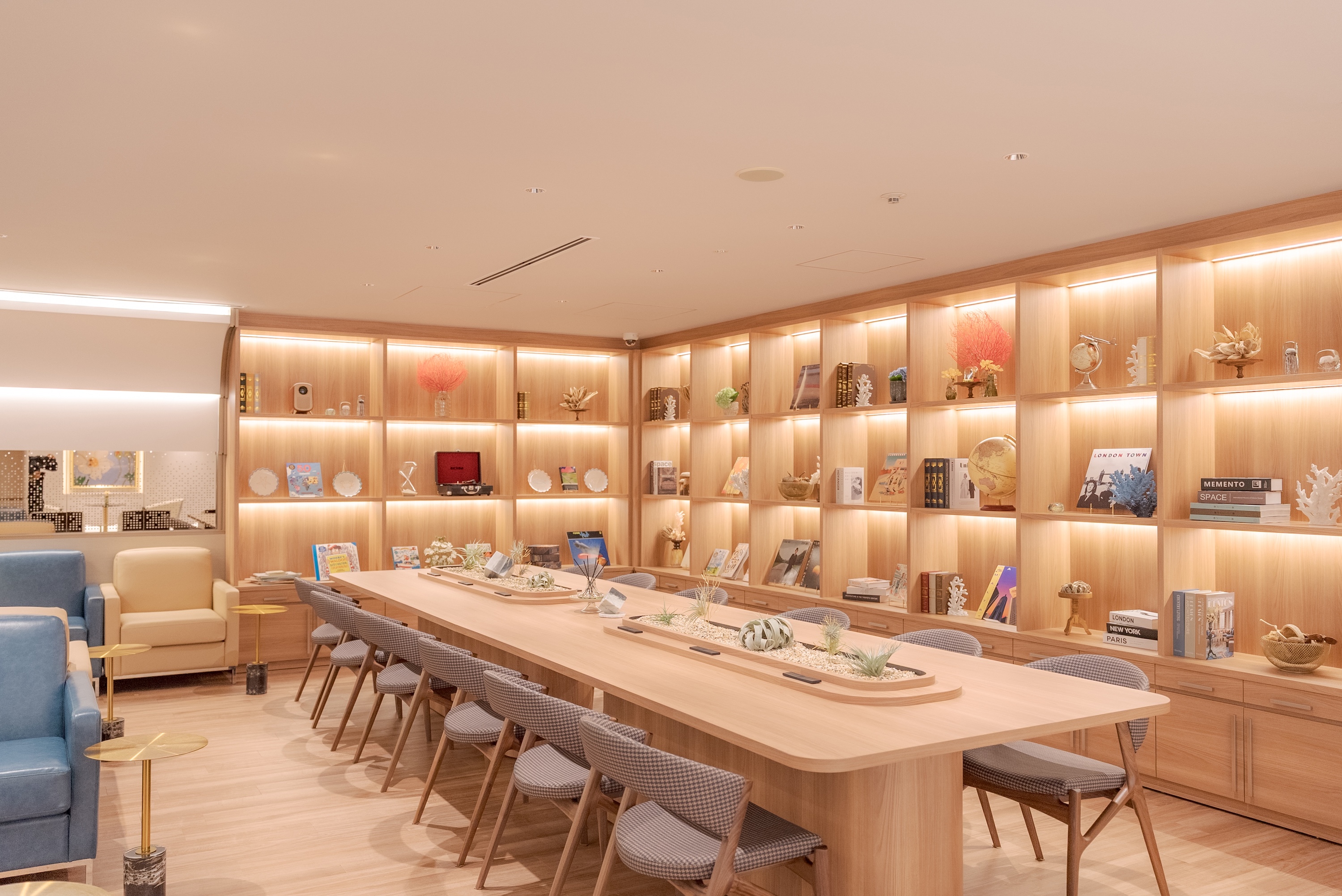 The Coral Finest Business Class Lounge (UGUISU)