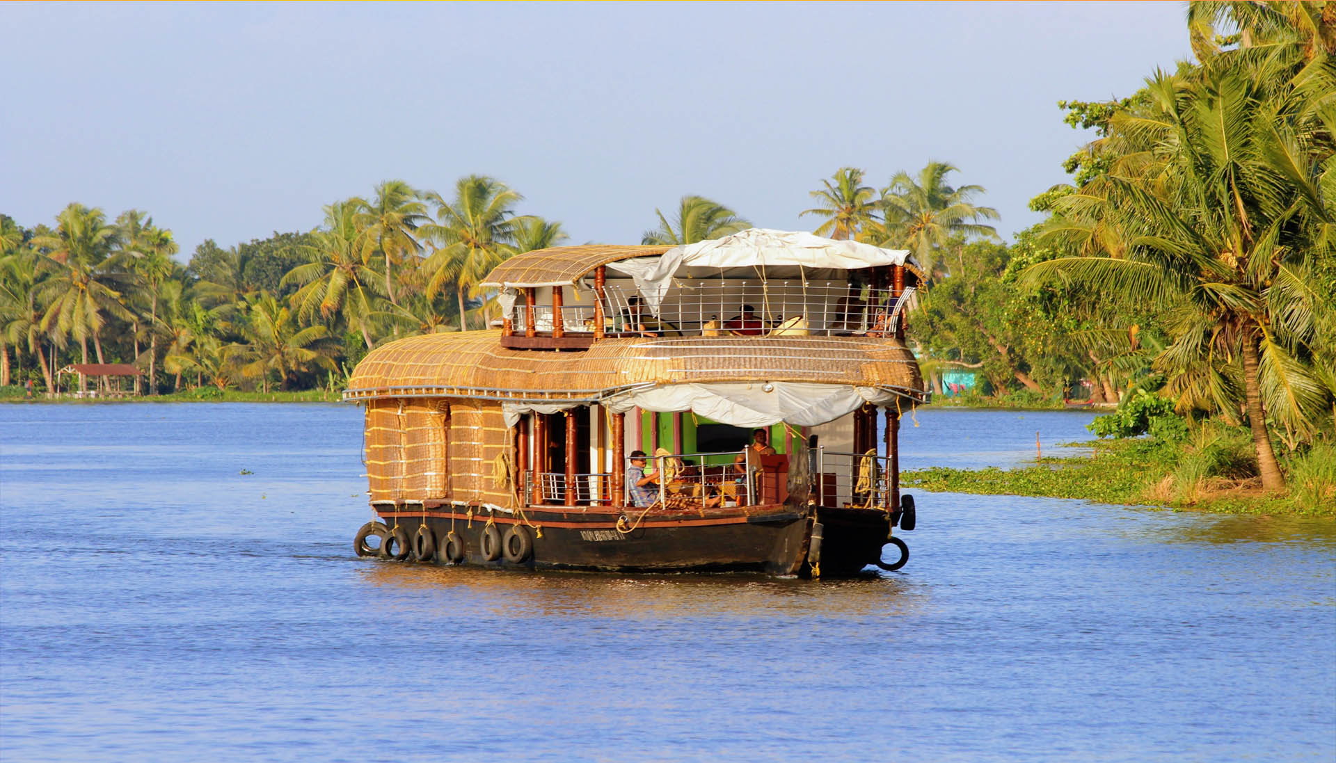 Overnight stay in traditional "houseboat" for a unique experience.