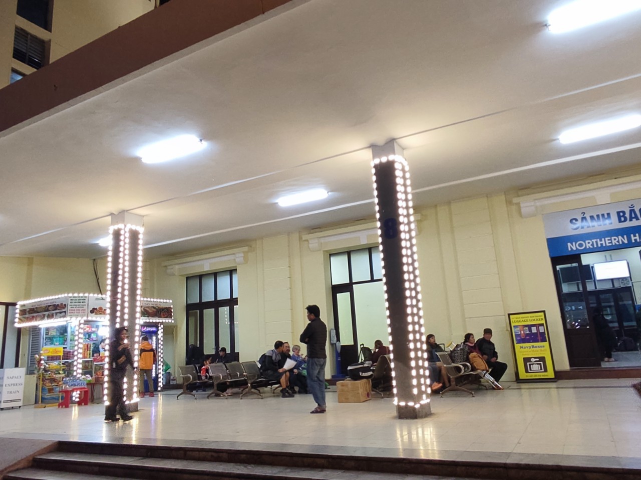 Northern Hall - Gate 1C, Platform A