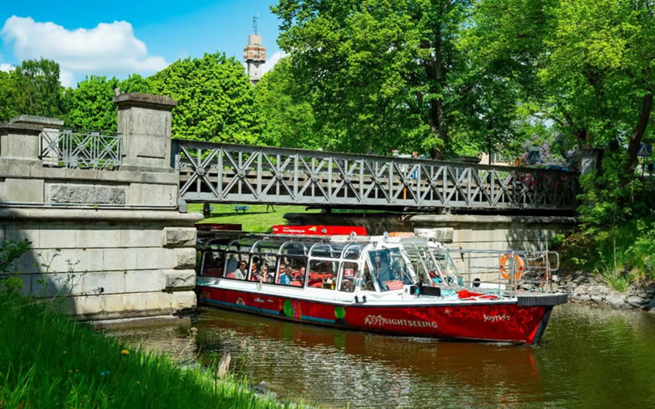 Royal Bridges and Canal Boat Experience in Stockholm