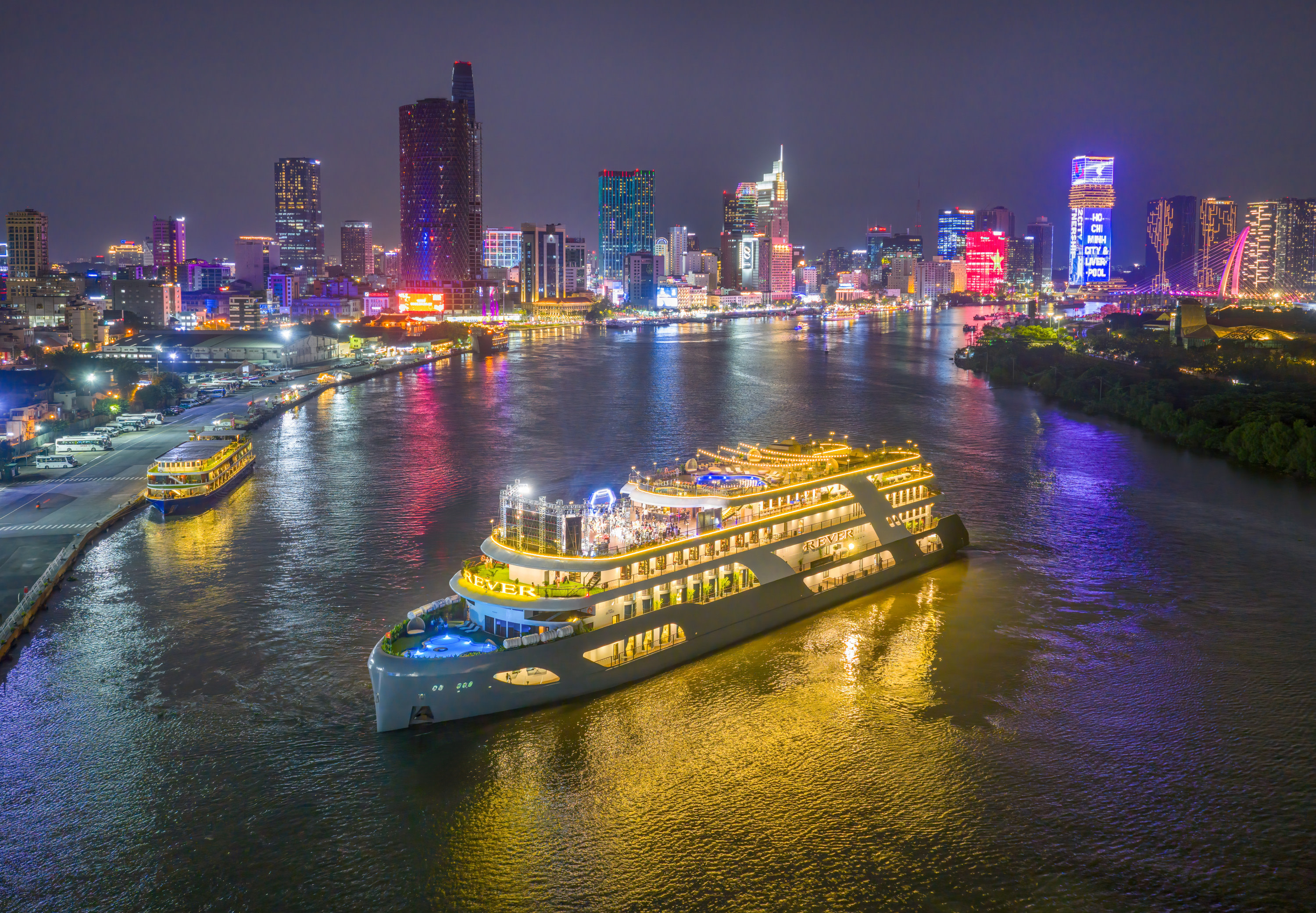 REVER Cruise: Утонченное гастрономическое путешествие по реке Сайгон
