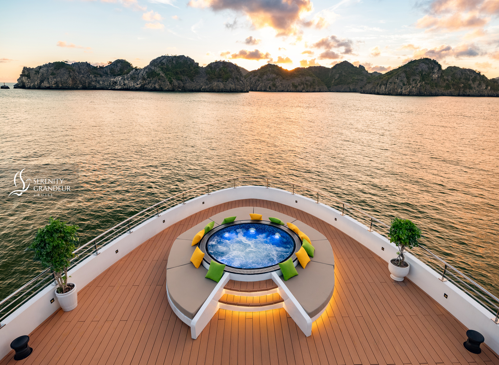 Serenity Grandeur Day Cruise: Lan Ha Bay & Cat Ba