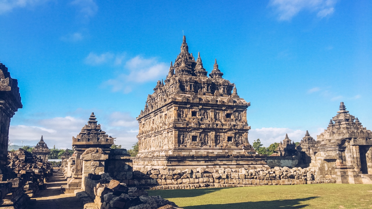 Yogyakarta Hidden Temples Tour with Multilingual Guide