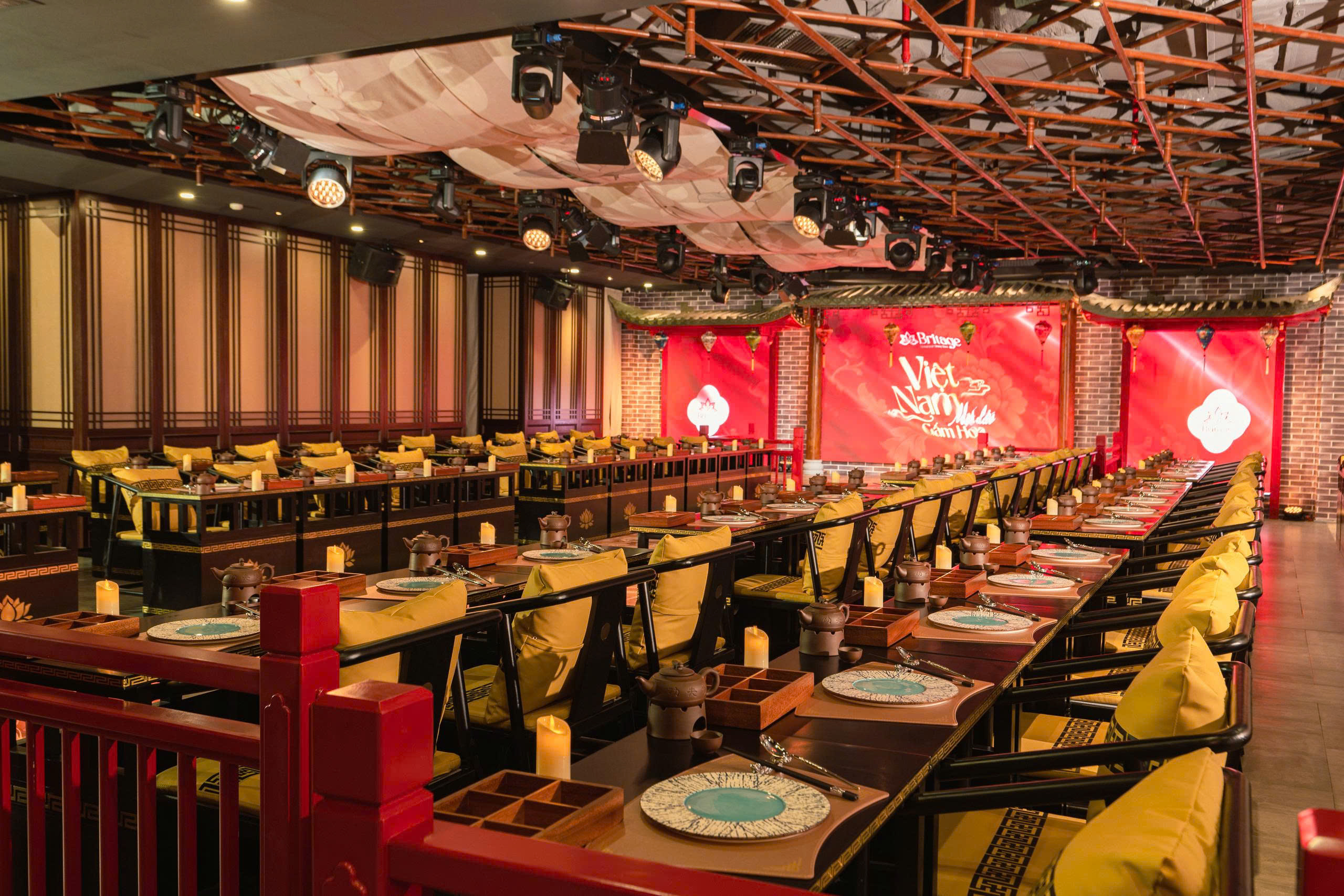 Britage Vietnamese Dining Show at Brilliant Restaurant in Da Nang