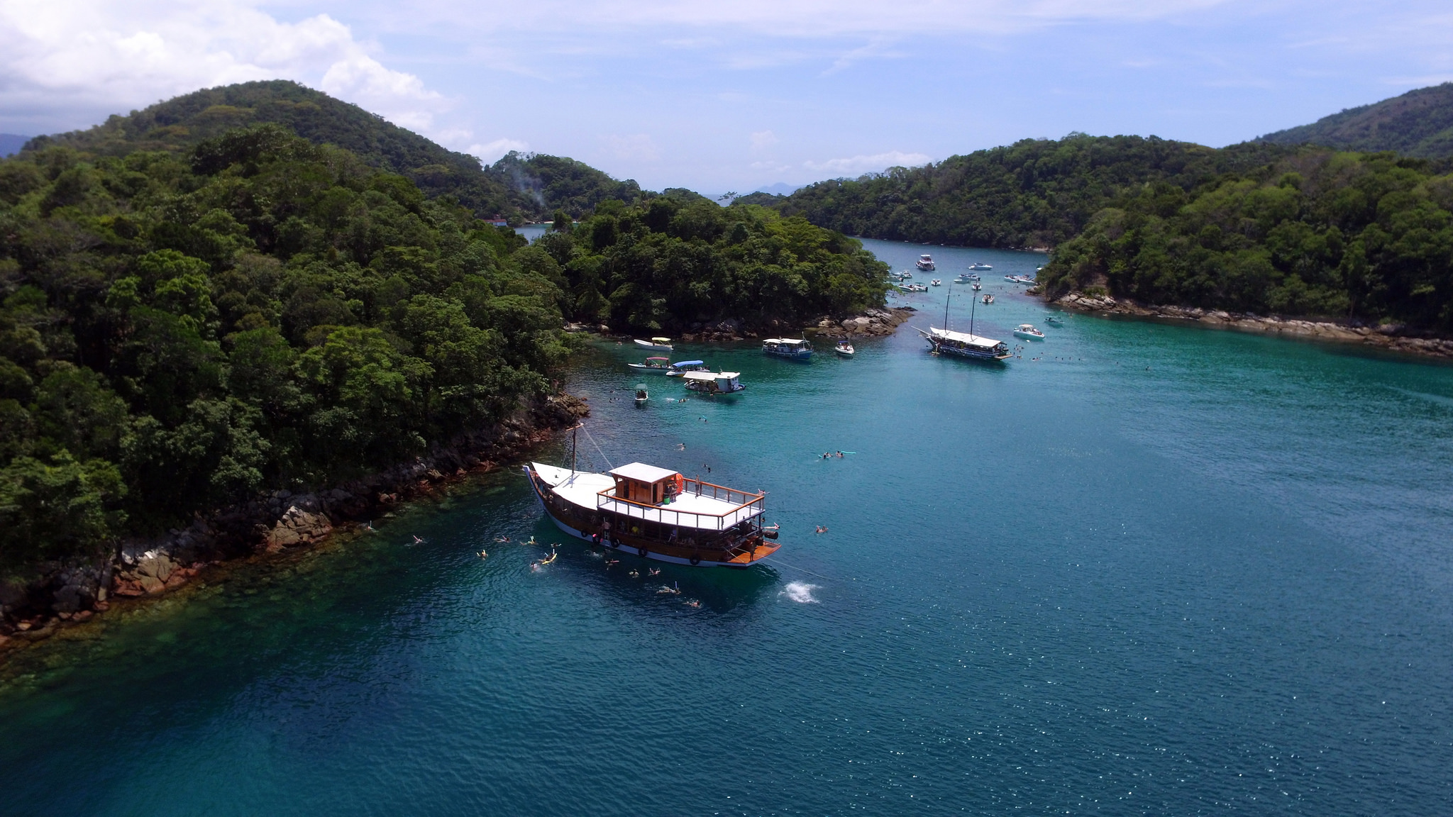 Ilha Grande Boat Tour with Lunch from Rio de Janeiro