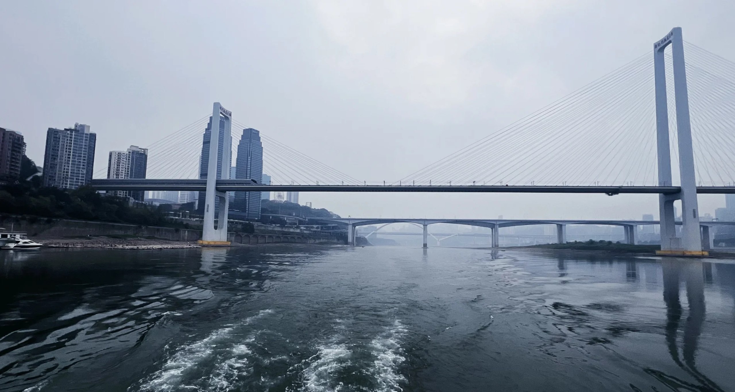 重慶得益於兩江交匯的水文地貌,橋文化也是非常有重慶特色的文化 重慶得益於兩江交匯的水文地貌,橋文化也是非常有重慶特色的文化