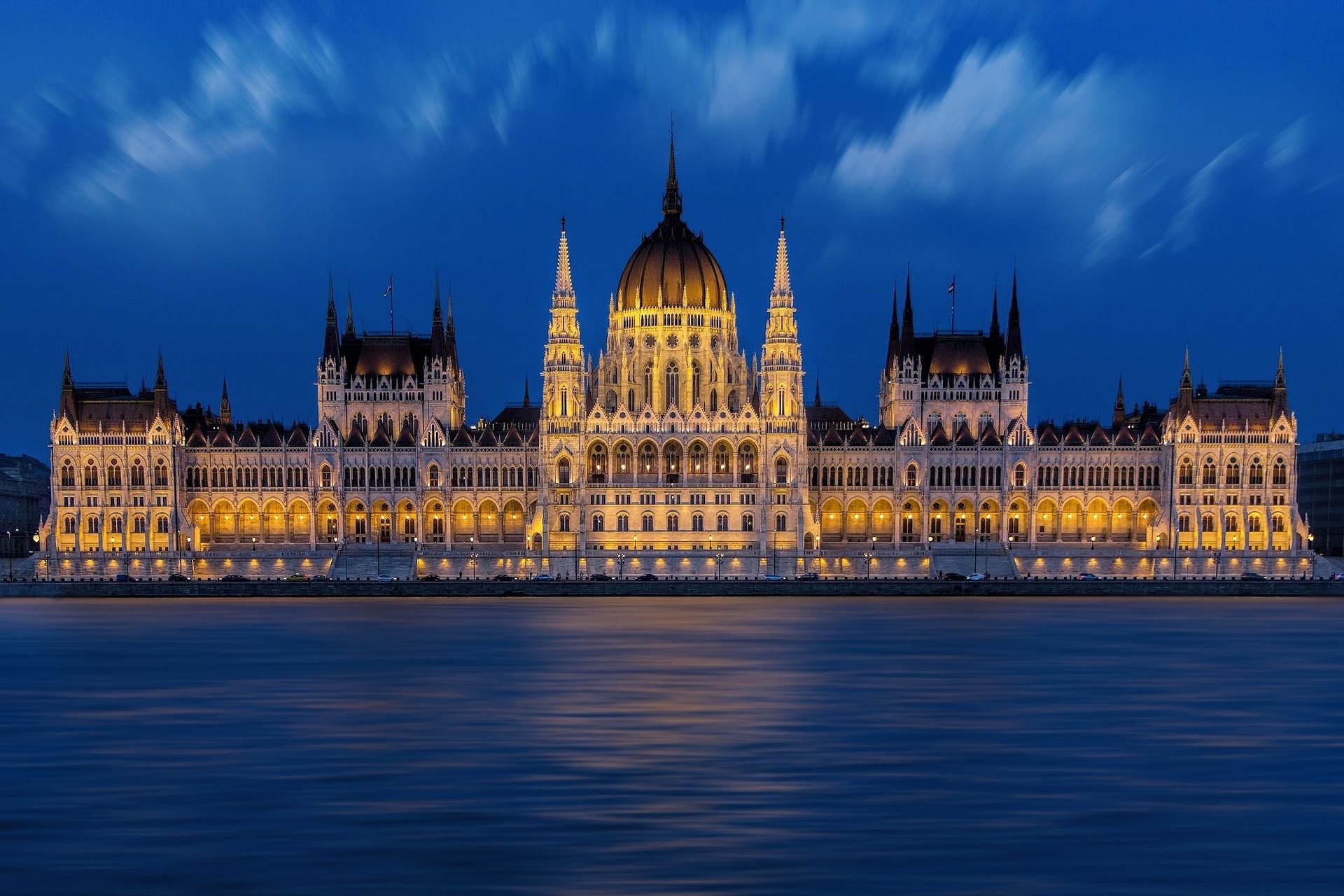 From Vienna: Budapest & Bratislava Guided One Day Tour