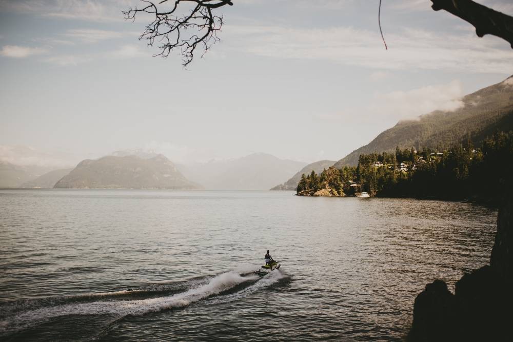 溫哥華寶雲島 (Bowen Island) 刺激摩托艇之旅