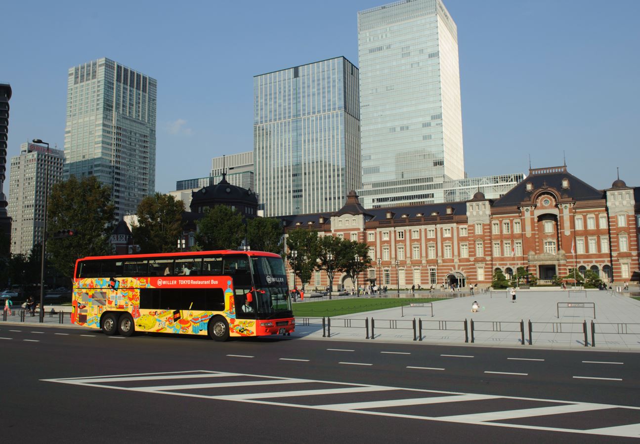 ”Tokyo Restaurant Bus" for Sightseeing With Lunch or Dinner in Tokyo