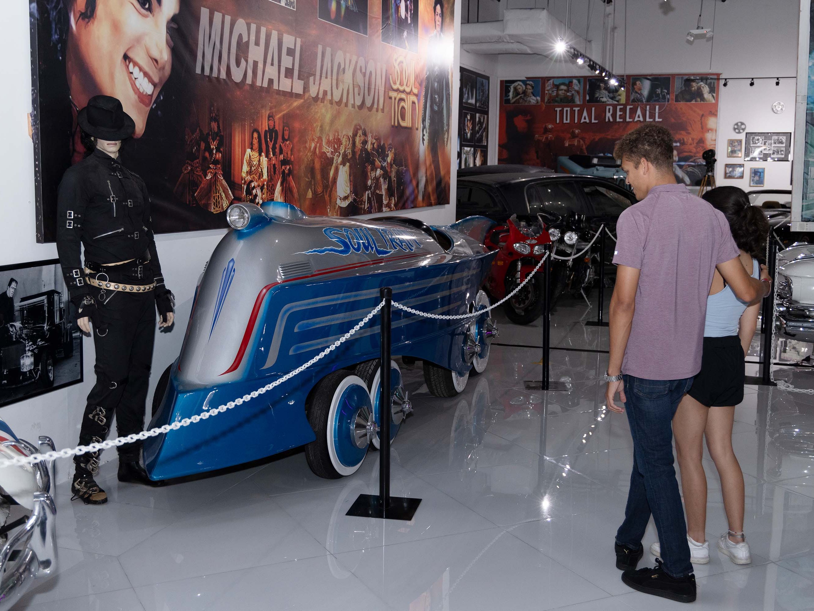 在充滿活力的展覽中，與邁克爾·傑克遜和靈魂列車的回憶一起慶祝音樂傳奇