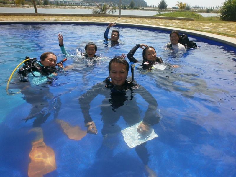 停泊群島開放水域潛水體驗（PADI五星級潛水中心）