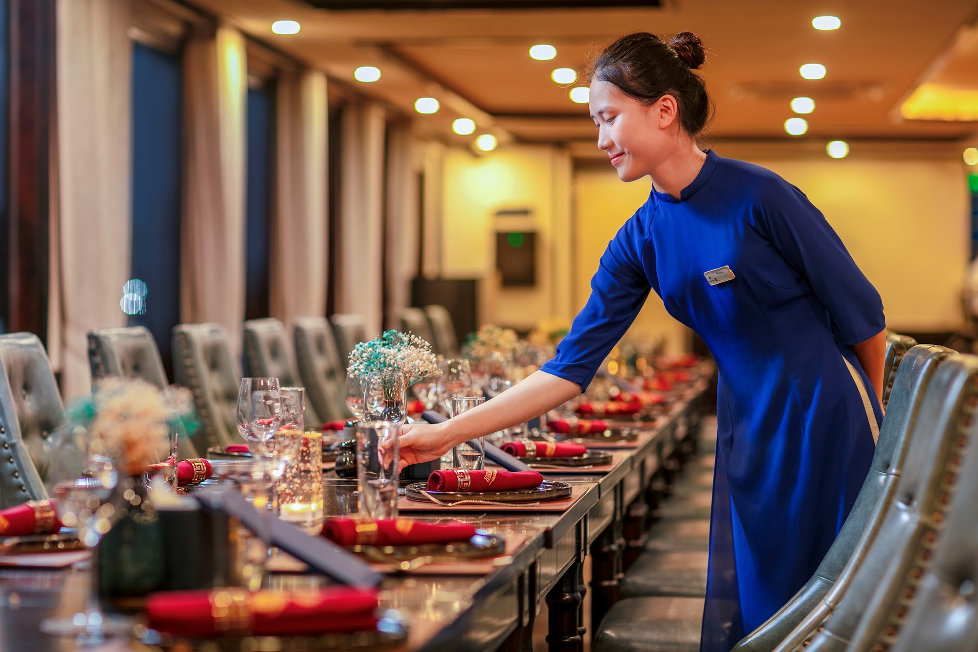 乘坐豪華下龍灣郵輪,享用美味佳餚、舒適水療和迷人風景,易遊網獨家優惠! 乘坐豪華下龍灣郵輪,享用美味佳餚、舒適水療和迷人風景,易遊網獨家優惠!