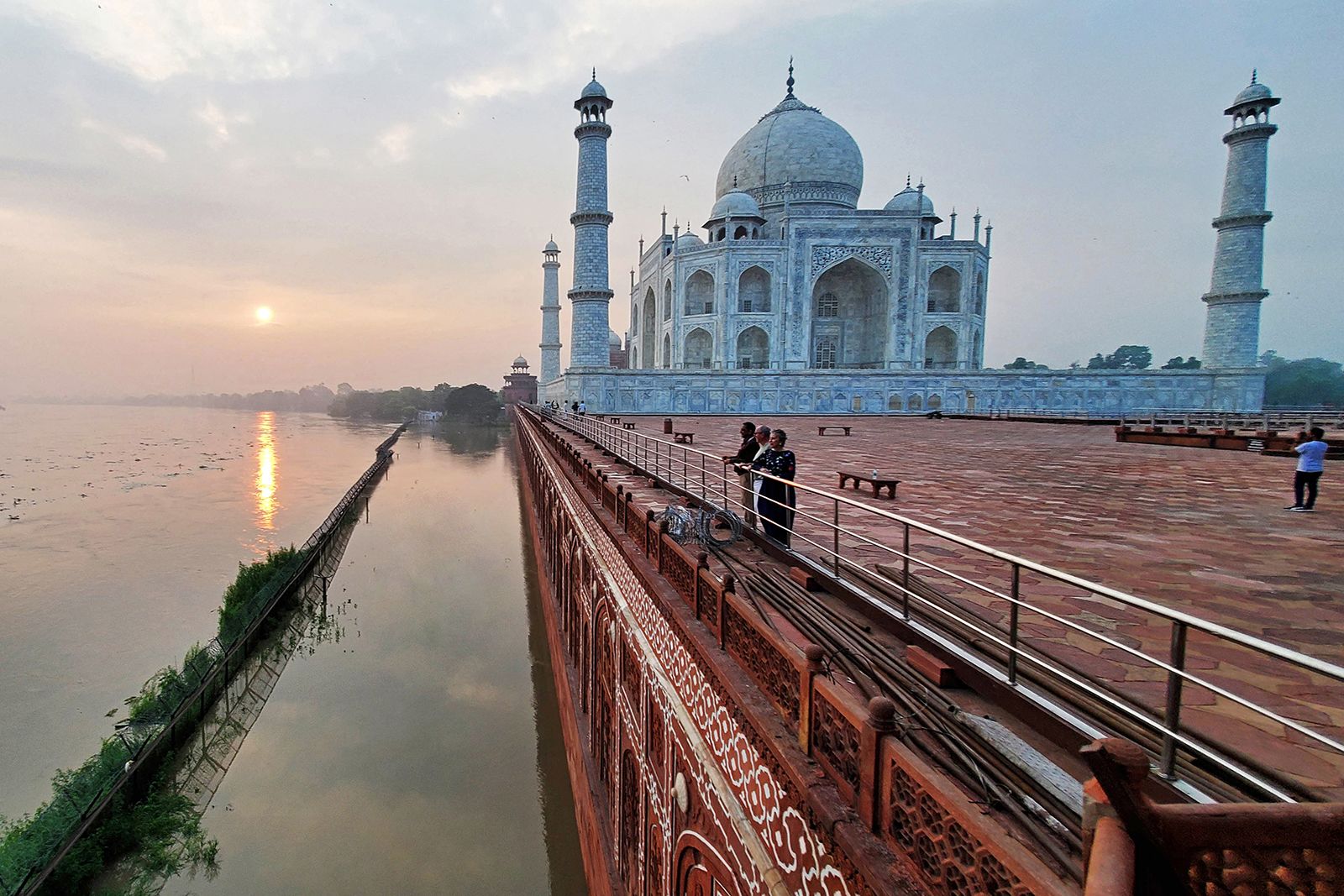 Taj Mahal Audio Guide Experience