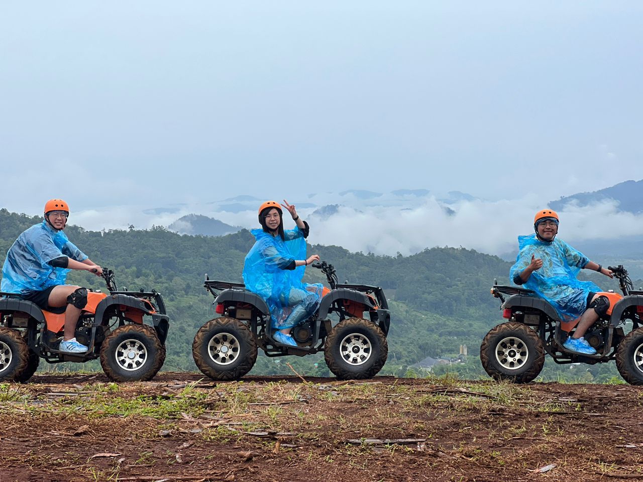 デザ酪農場・ATV・パラグライダー体験 日帰りツアー（クダサン）