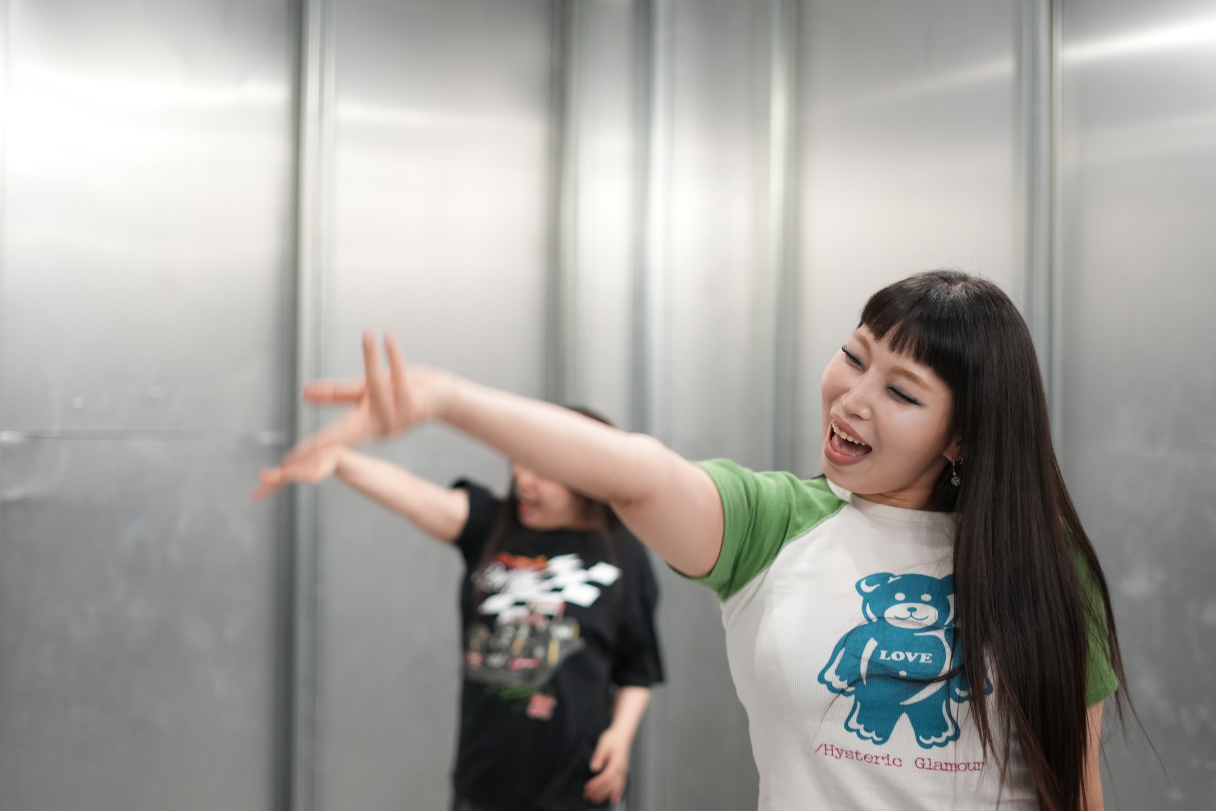 Seulda K-Pop raqs darsi: Xoreografiyani o‘rganing va musiqiy video suratga oling