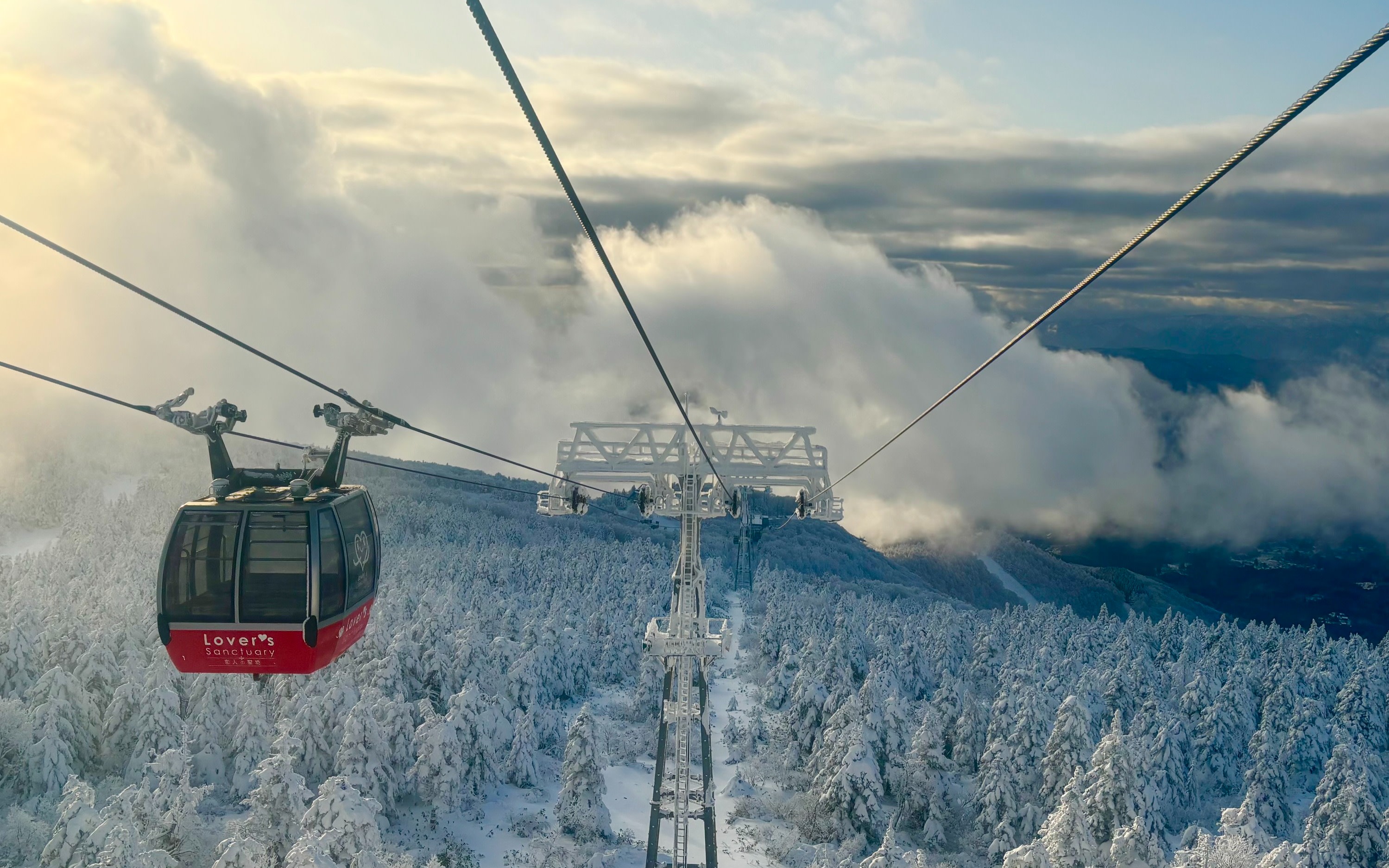 [Tohoku Day Trip] Ginzan Onsen & Zao Snow Monsters & Special Lunch | Departure from Sendai