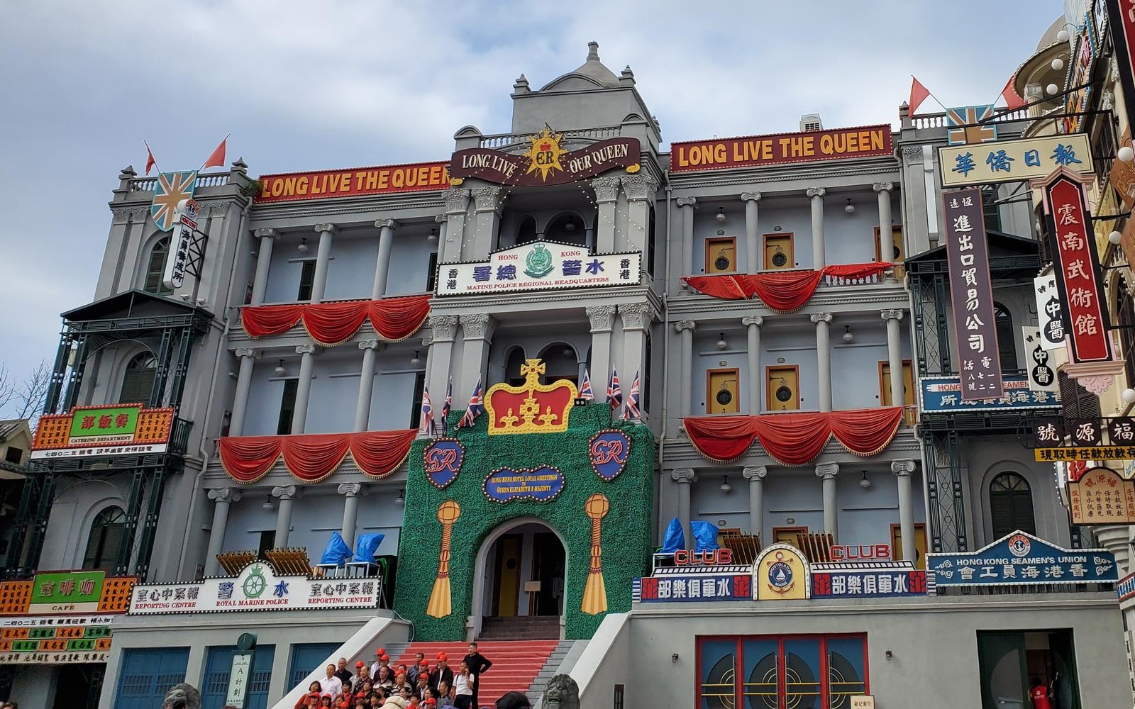 杭州往返金華橫店影視城一日遊：秦王宮+明清宮苑+廣州街香港街