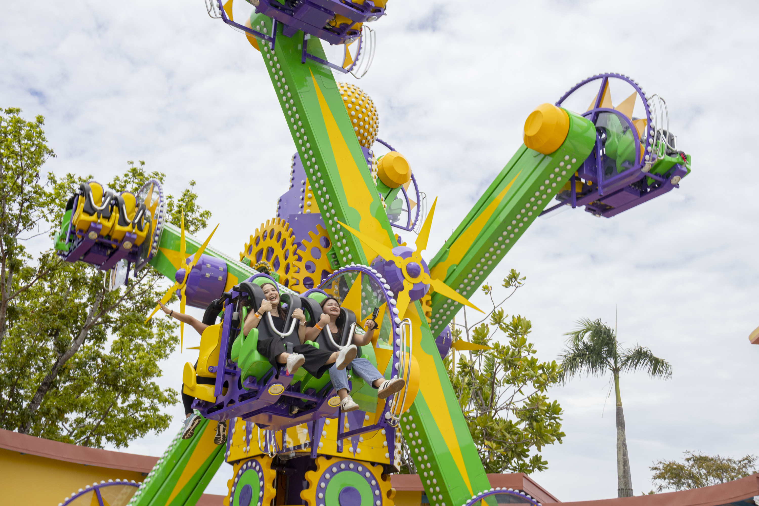 Tiket Enchanted Kingdom di Laguna