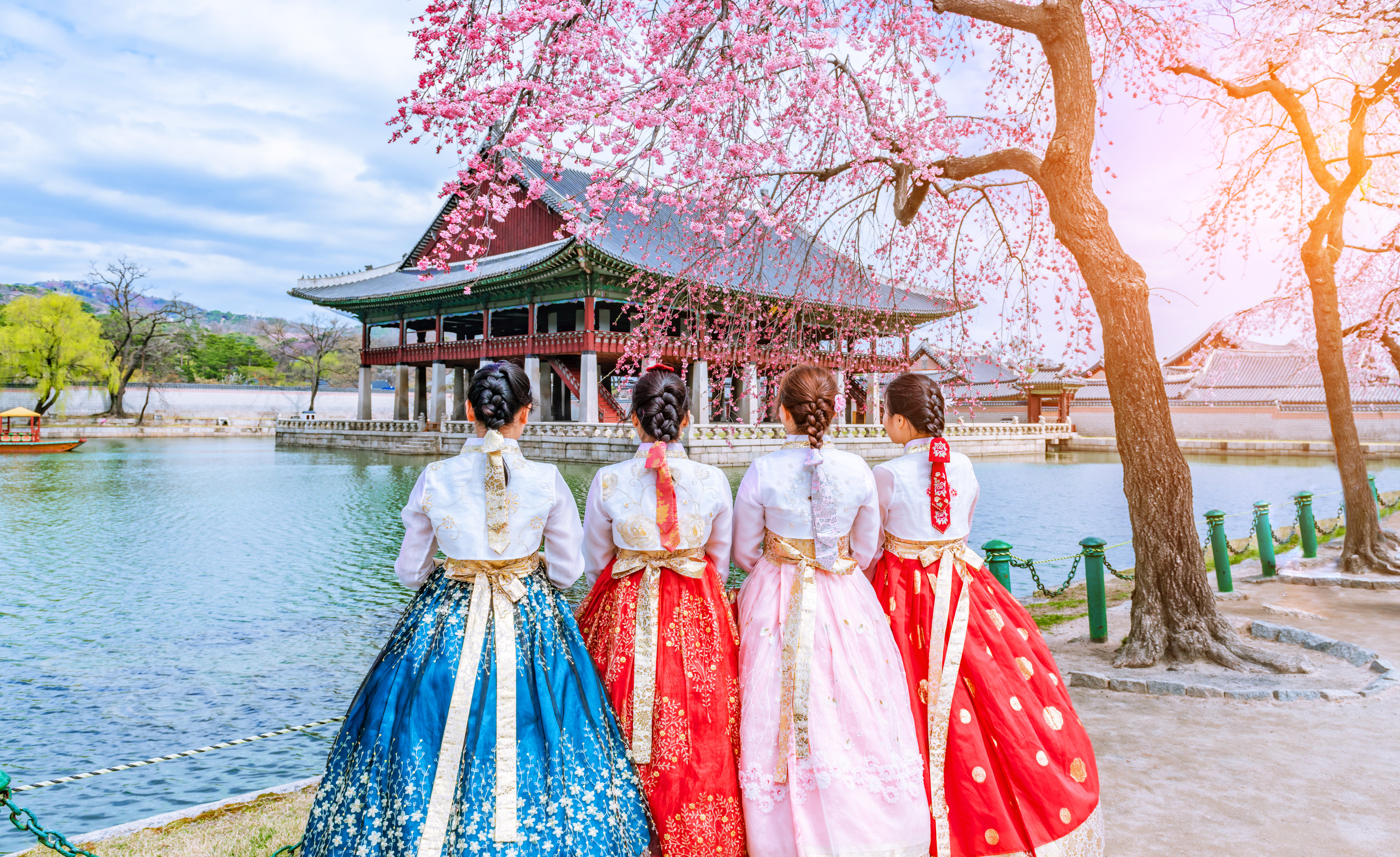 📍 Gyeongbokgung Palace 🏯
Discover Korea’s royal history at its most iconic palace.
🏯 探访韩国最具代表性的王宫，感受古代皇室风采。