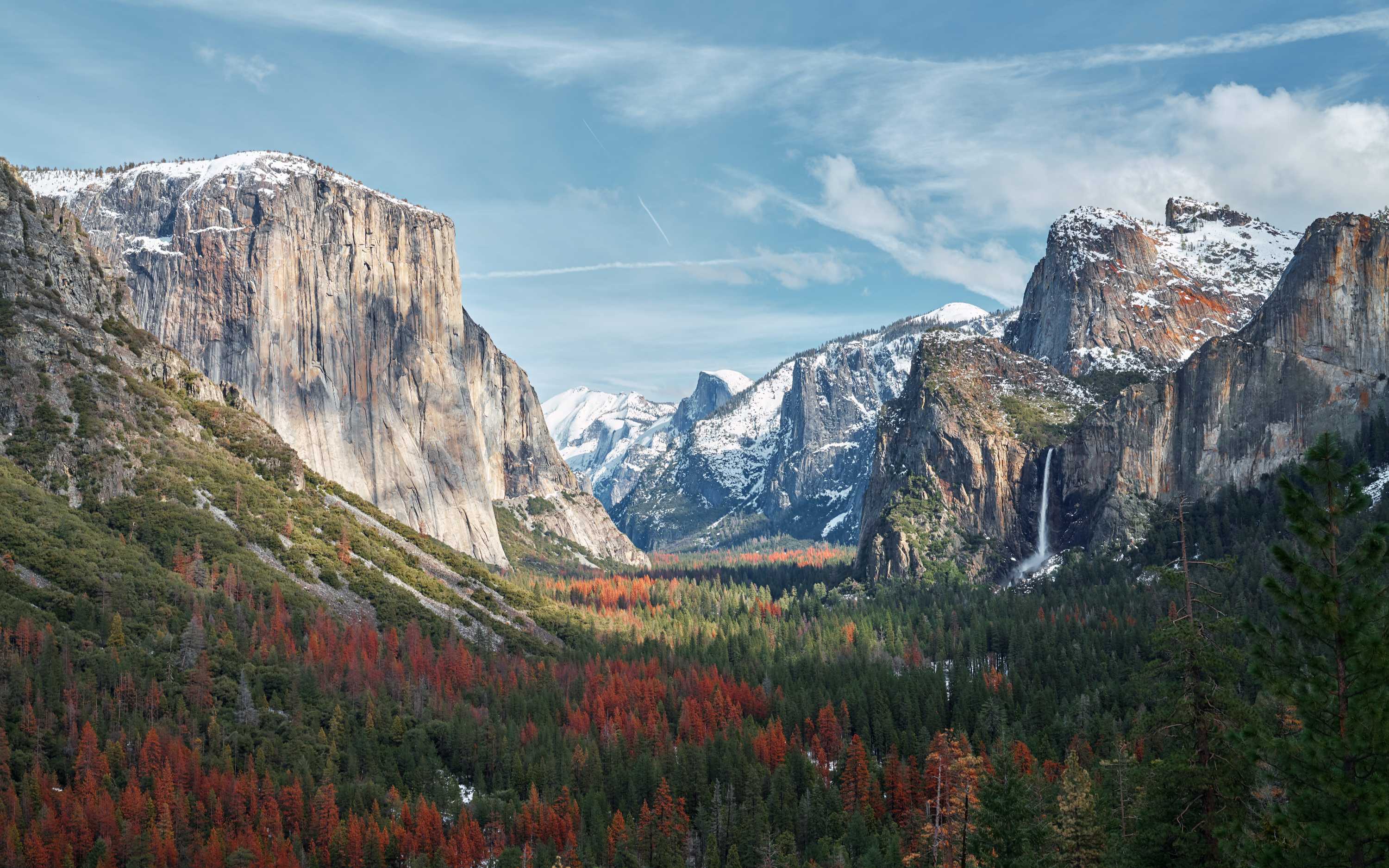 Iconic views of El Capitan and Bridalveil Fall in stunning Yosemite Valley Iconic views of El Capitan and Bridalveil Fall in stunning Yosemite Valley