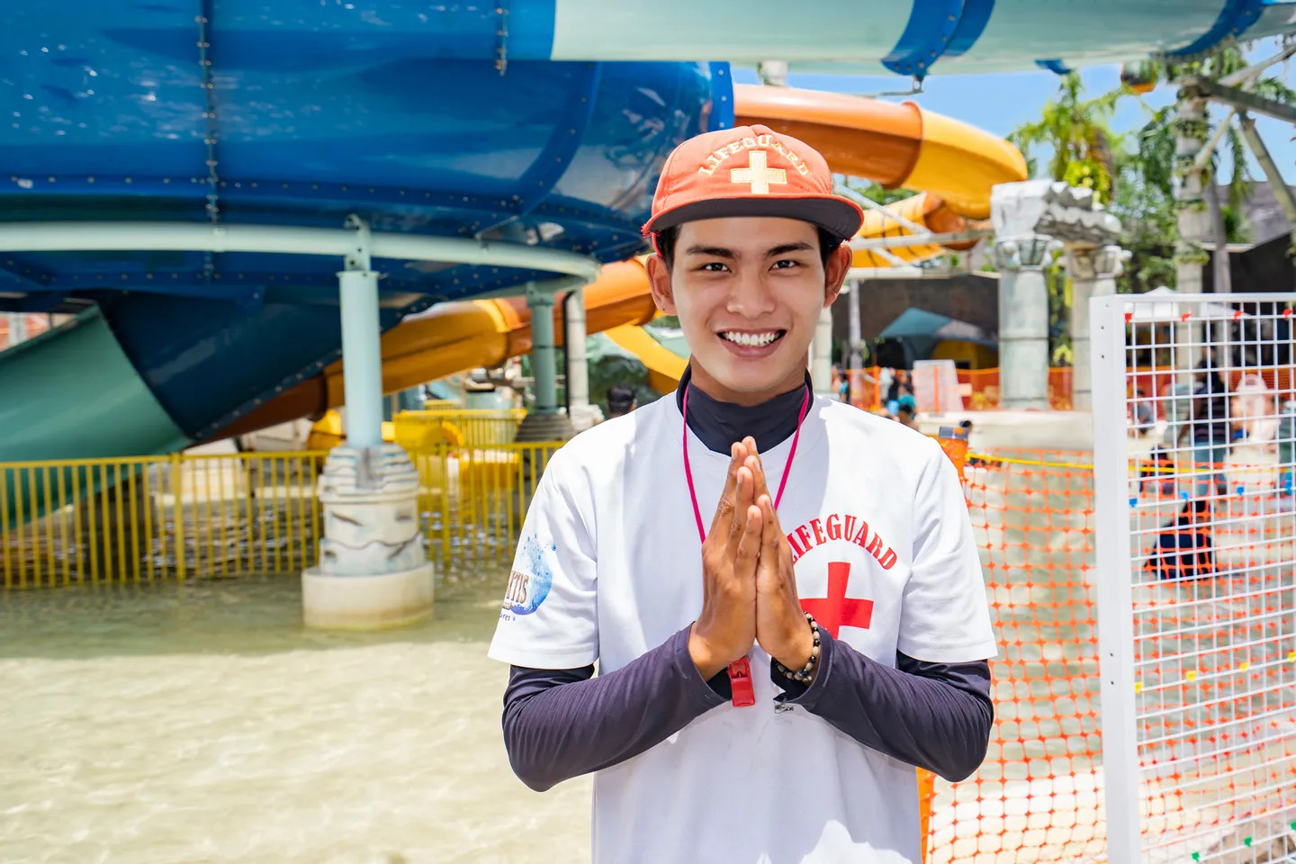 亞特蘭提斯水上樂園 (Atlantis Water Adventure Ancol) 設有救生員,讓您玩得安心,緊急狀況也不用擔心! 亞特蘭提斯水上樂園 (Atlantis Water Adventure Ancol) 設有救生員,讓您玩得安心,緊急狀況也不用擔心!