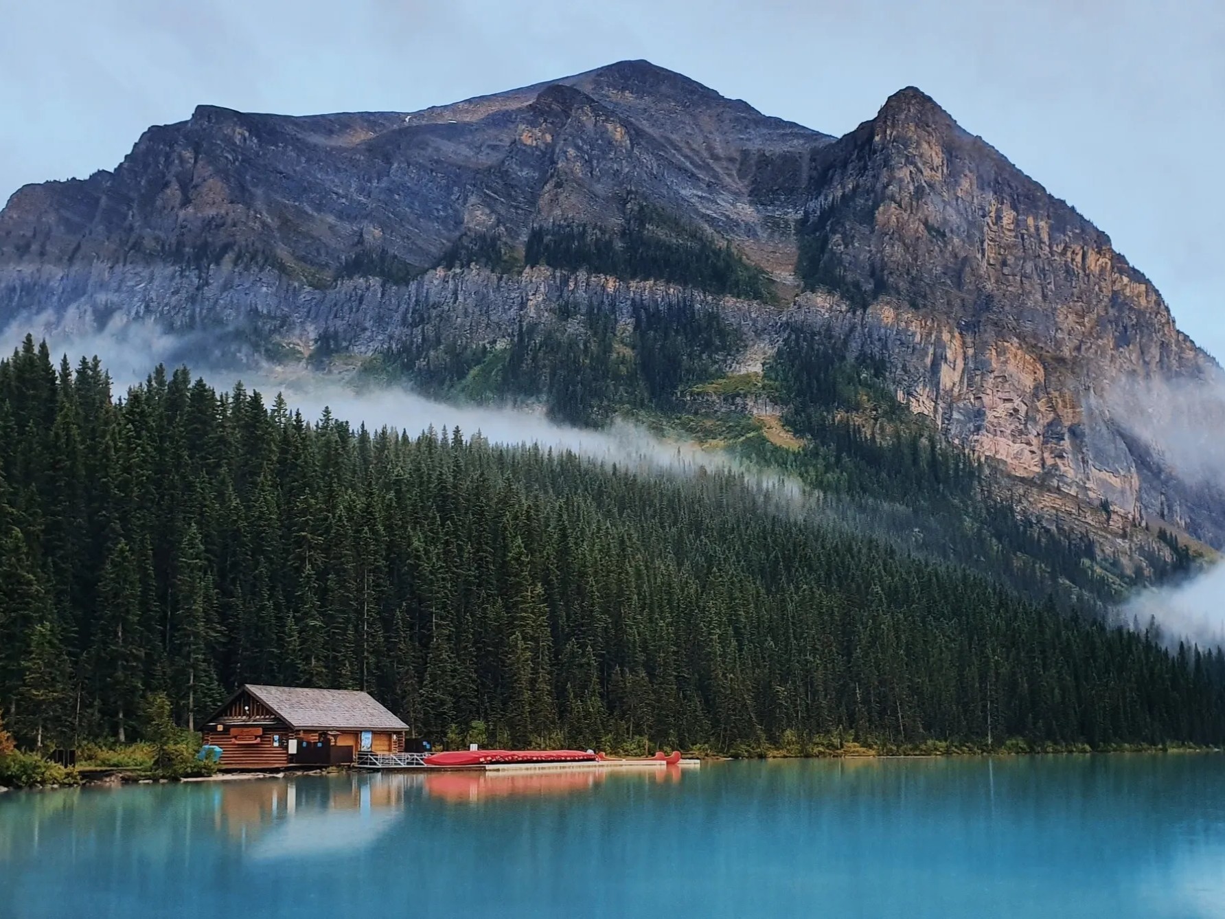 路易斯湖 (Lake Louise)、翡翠湖 (Emerald Lake) 和約翰斯頓峽谷 (Johnston Canyon) 秋季半日遊