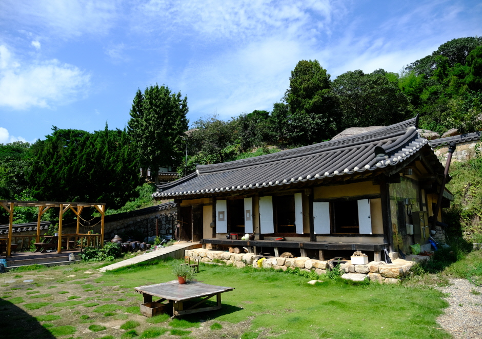 Gyeongju Yangdong Folk Village Traditional Drink Experience