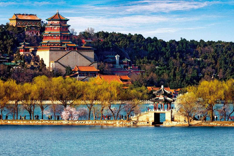 Learn many interesting stories and histories behind them. Get to know the famous Dragon Lady who was controlled at the end of the Qing Dynasty.