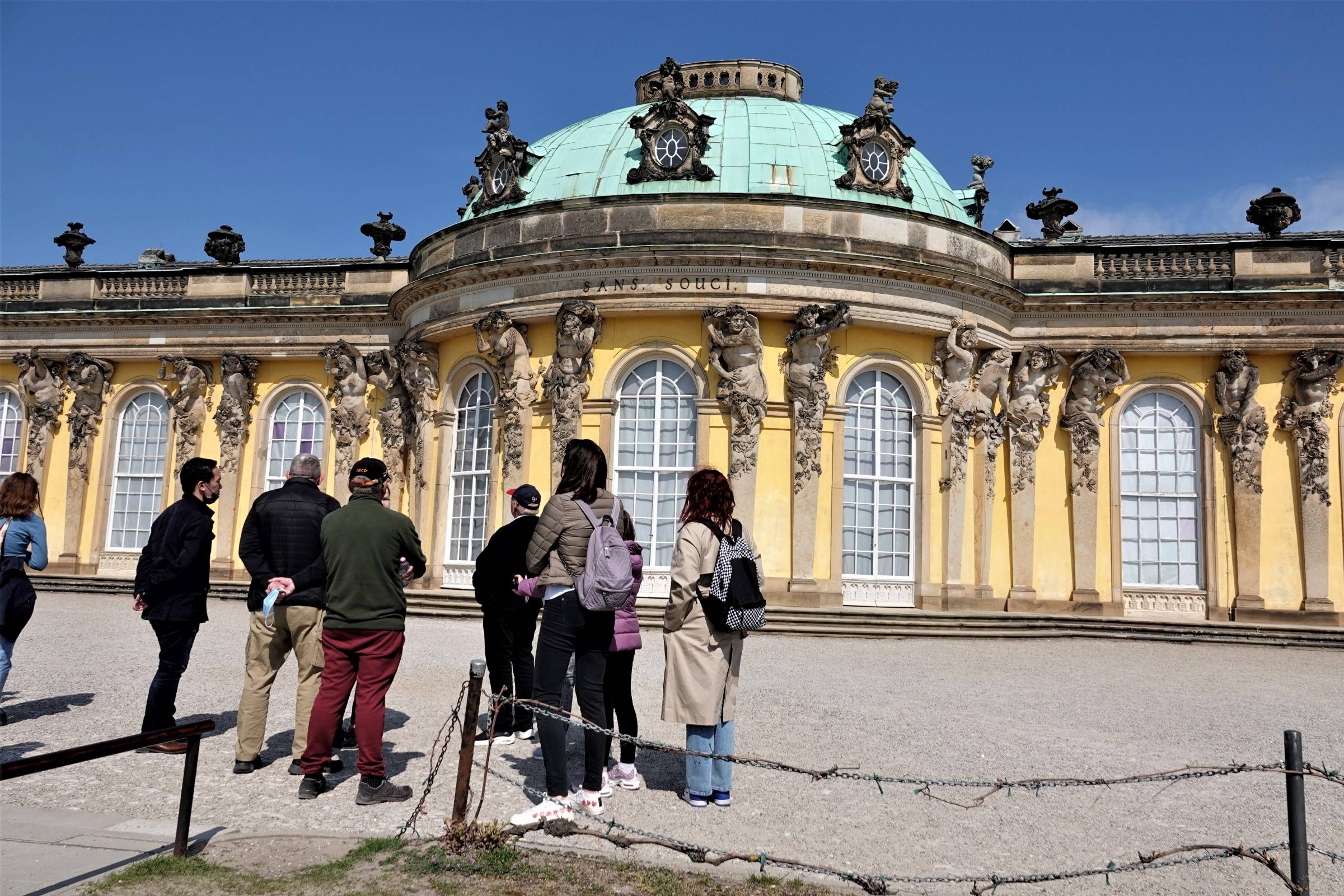 Sanssouci Palace and Kurfurstendamm Half-Day Tour from Berlin