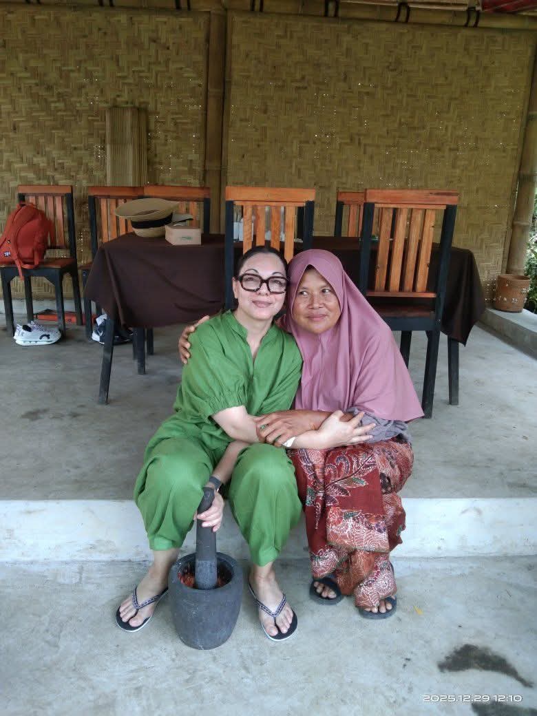 沉浸在鄉村當地人的友善之中。 沉浸在鄉村當地人的友善之中。