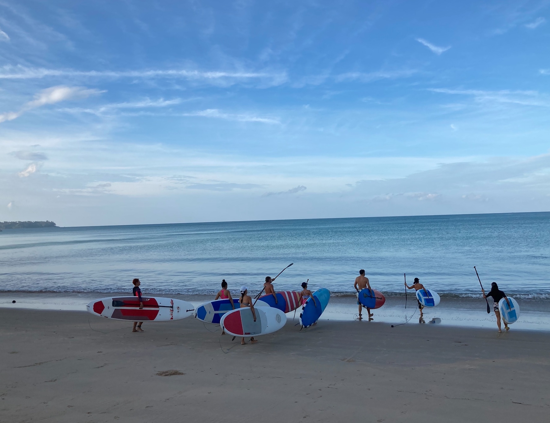 普吉島 SUP 立式划槳＆衝浪體驗（Talay Surf School 提供）