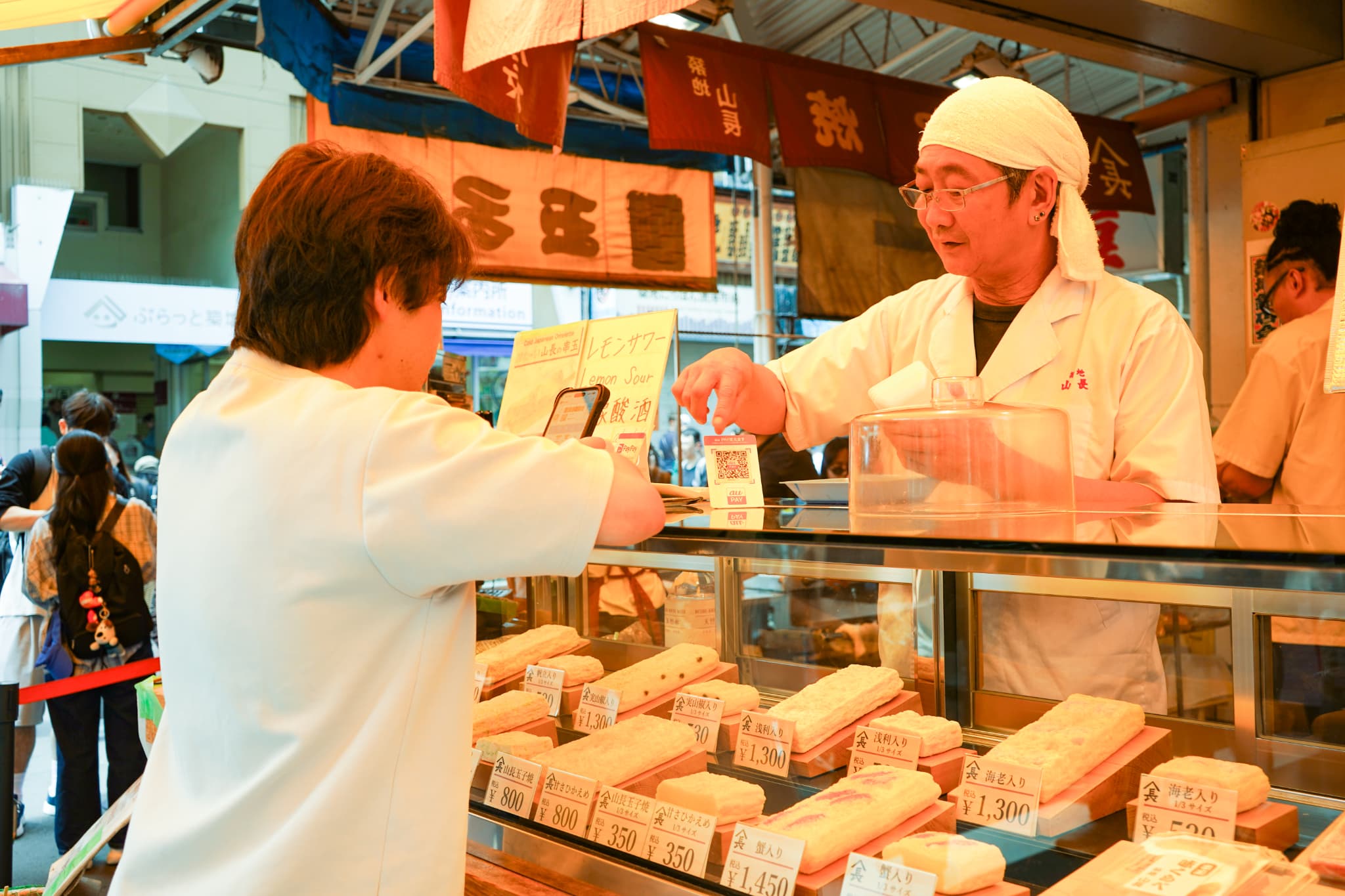 Tsukiji Market Fresh and Seasonal Japanese Delicacies Tour