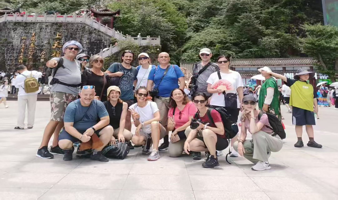 5-Day 4-Night Group Tour to Zhangjiajie + Tianmen Mountain + Fenghuang