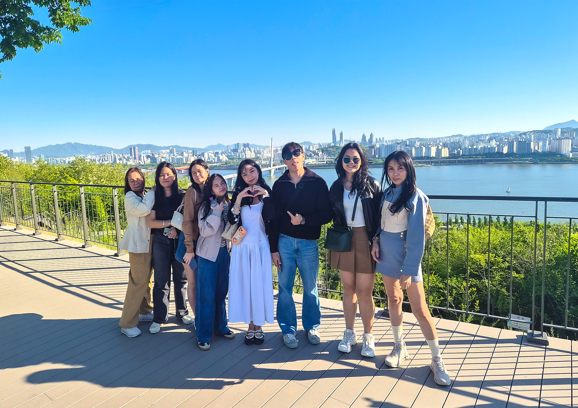 🏙️ 壯麗景觀，飽覽首爾天際線全景。
