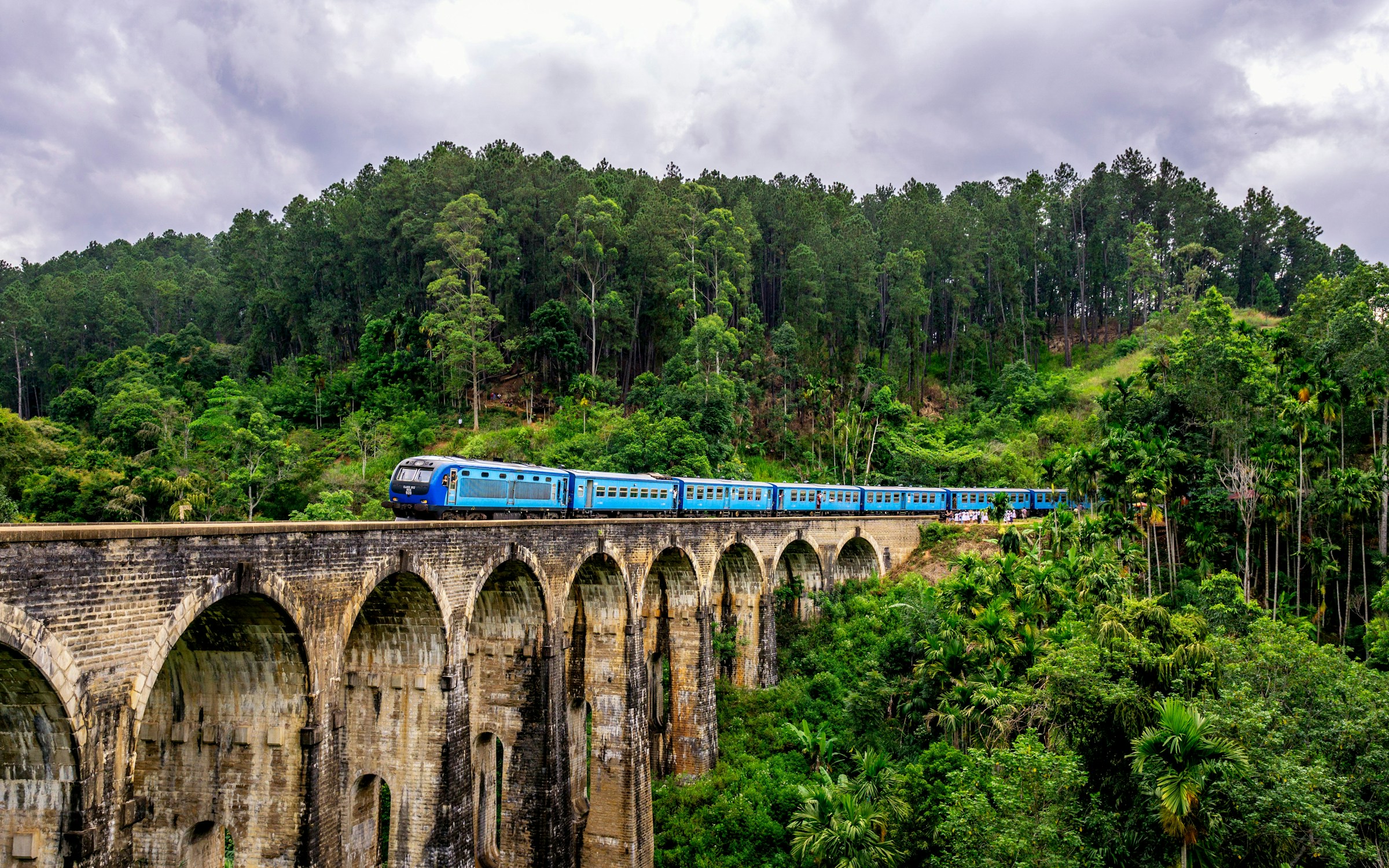 Discover Ella- Ella Rock, Little Adam's peak & Nine arch bridge