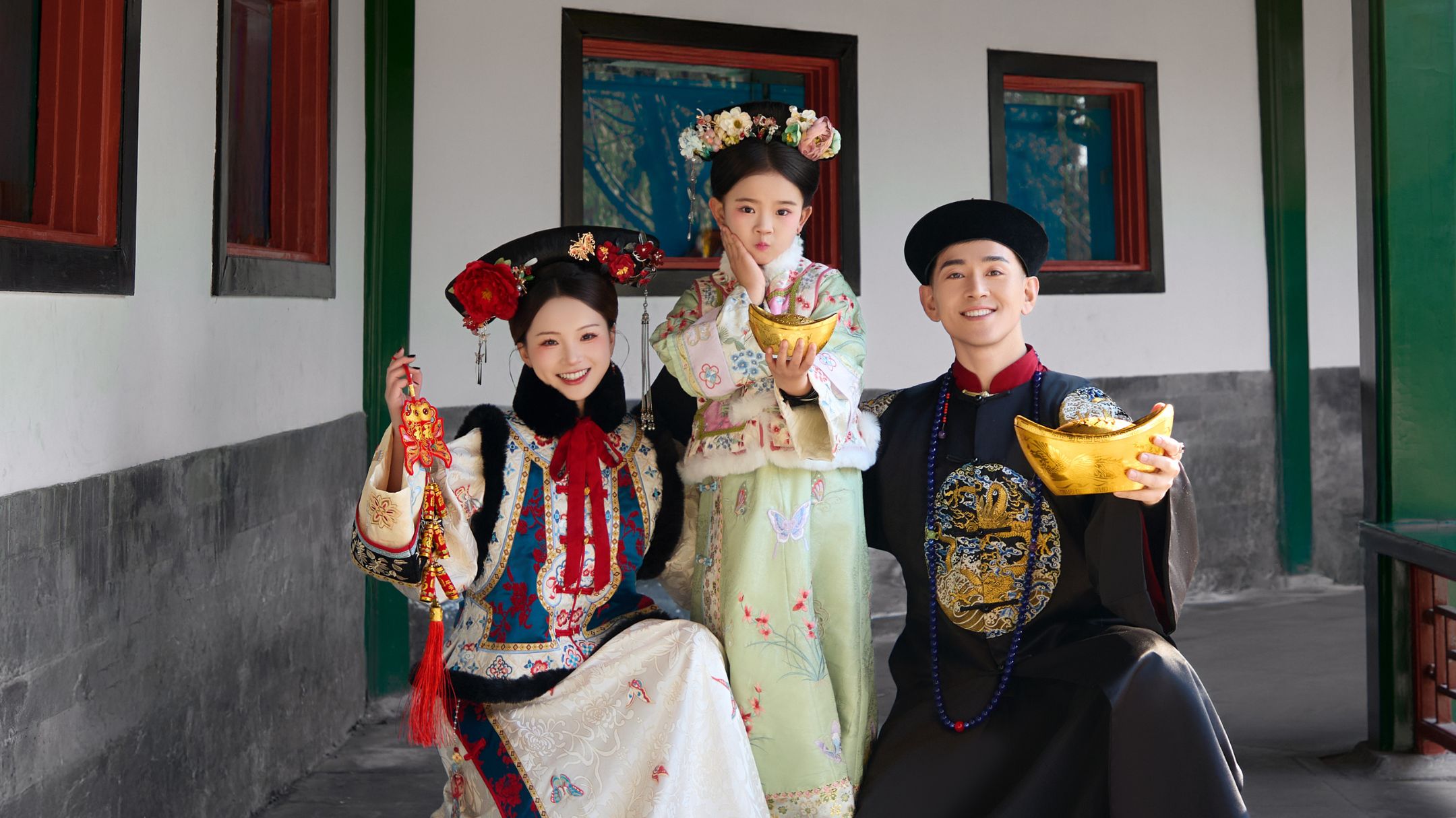 北京清宮格格古裝漢服遊客拍攝體驗（北海公園/天壇/故宮外圍/頤和園）