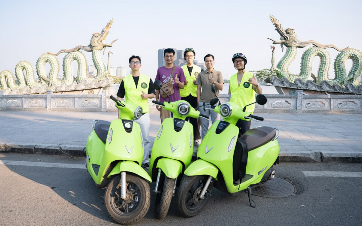 Hanoi Electric Scooter City Tour:Train Street, Backstreets & Local Life 