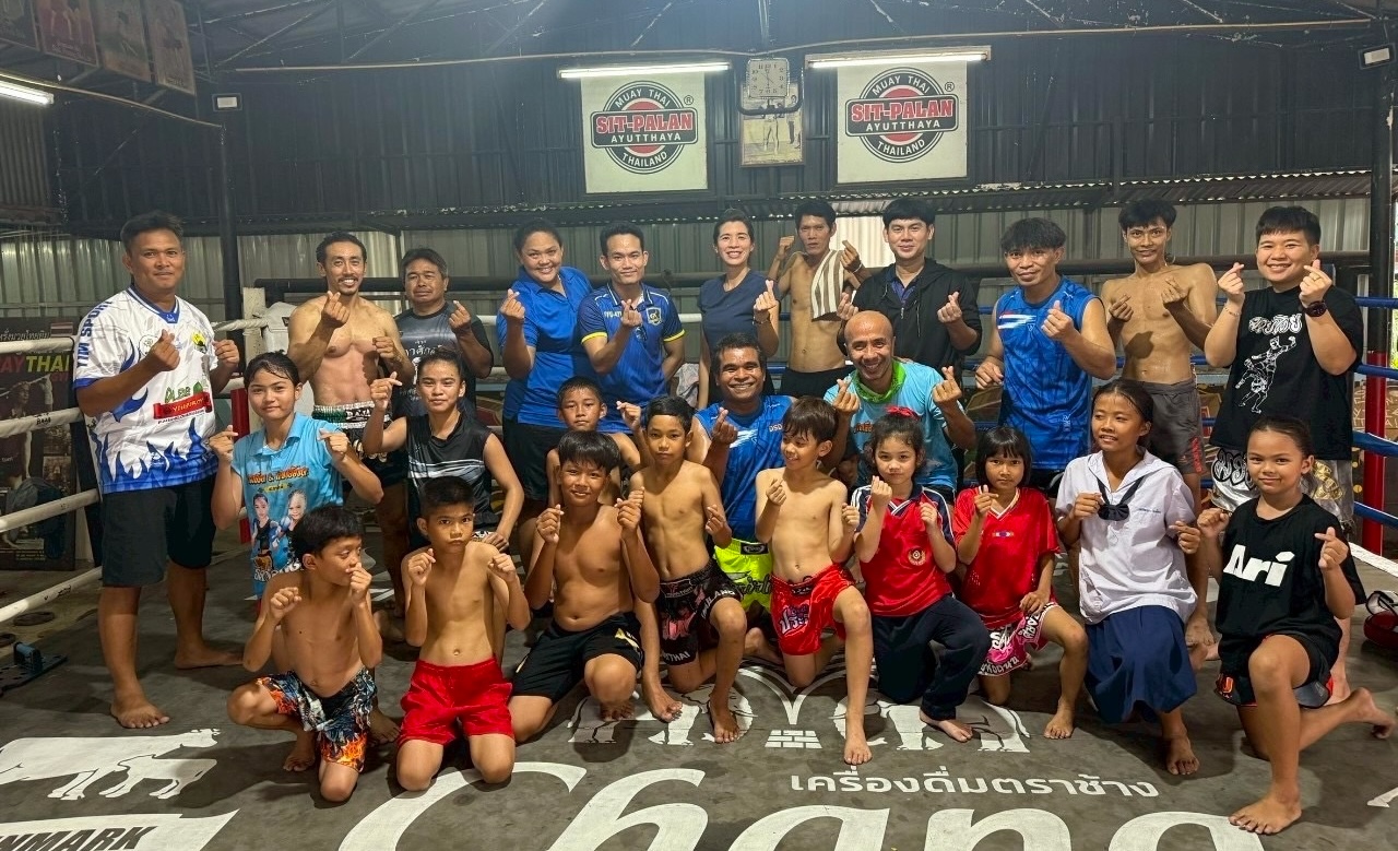 參加入門級泰拳課程,學習基本知識和正確技巧,為日後更進階的訓練做好準備。 參加入門級泰拳課程,學習基本知識和正確技巧,為日後更進階的訓練做好準備。