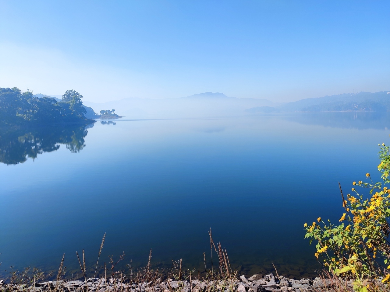 Shillong Elephant Falls & Ward's Lake Private Day Tour