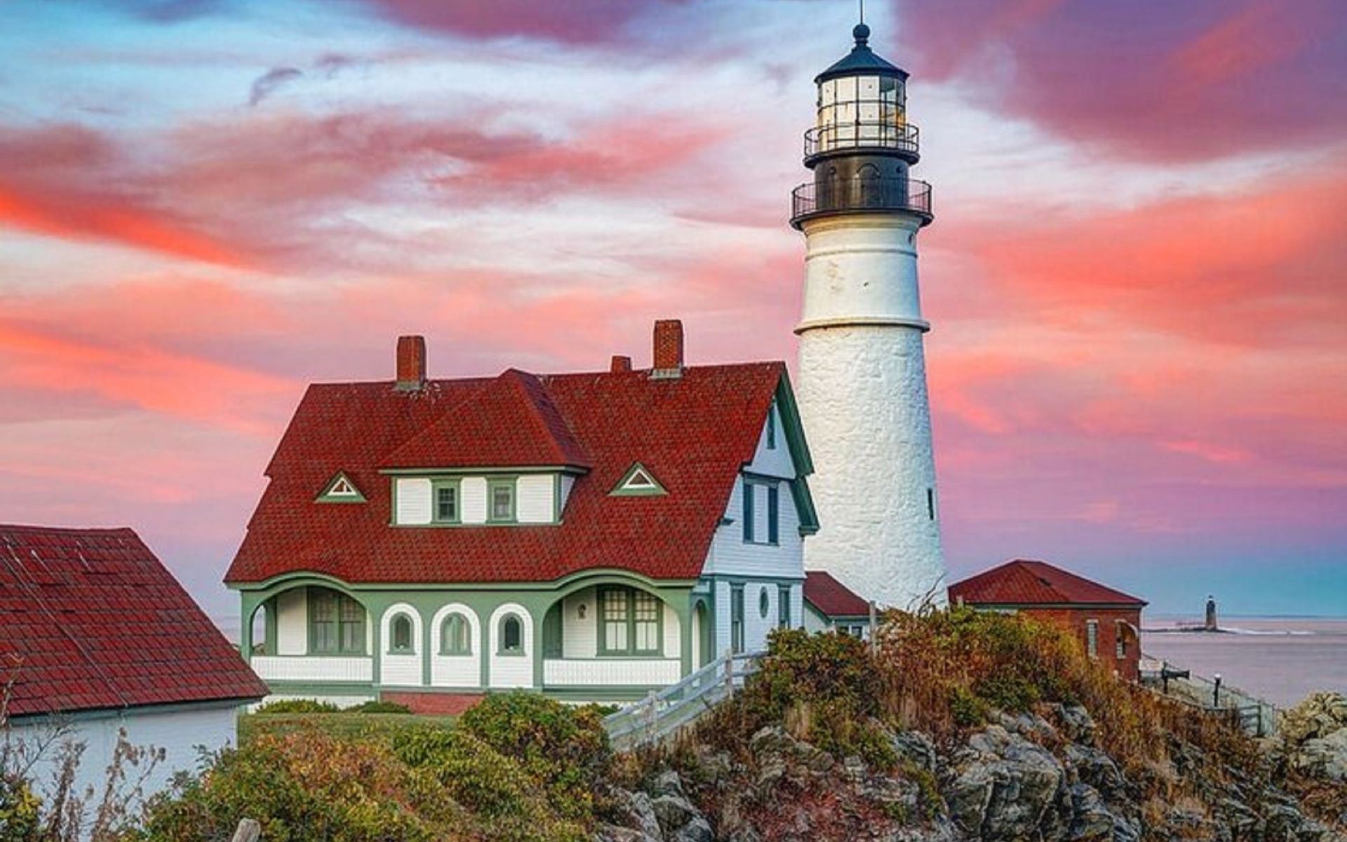 Portland Lighthouse & City Highlights Day Tour from Boston