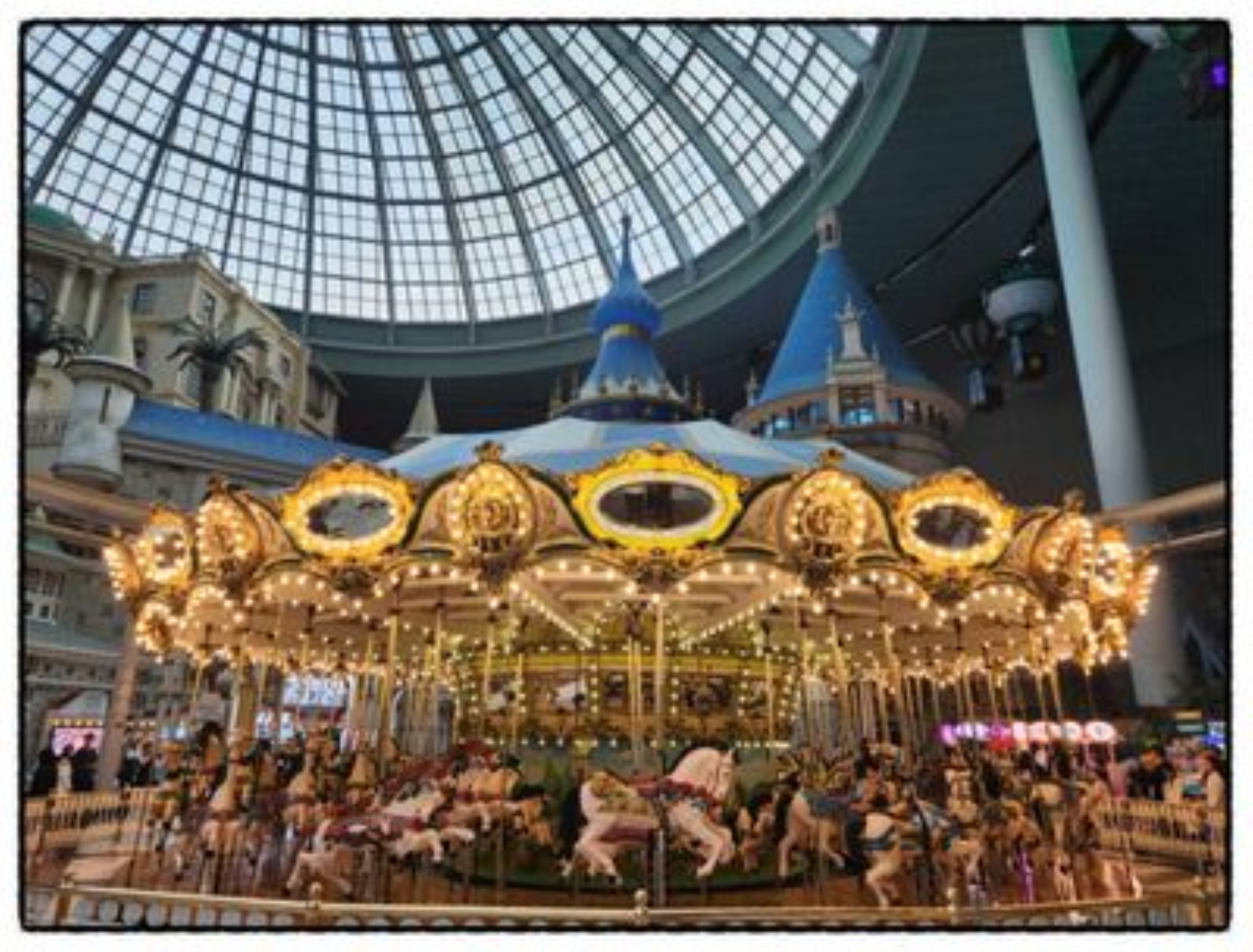 The photo hotspot of Lotte World, the carousel
(Disband freely)