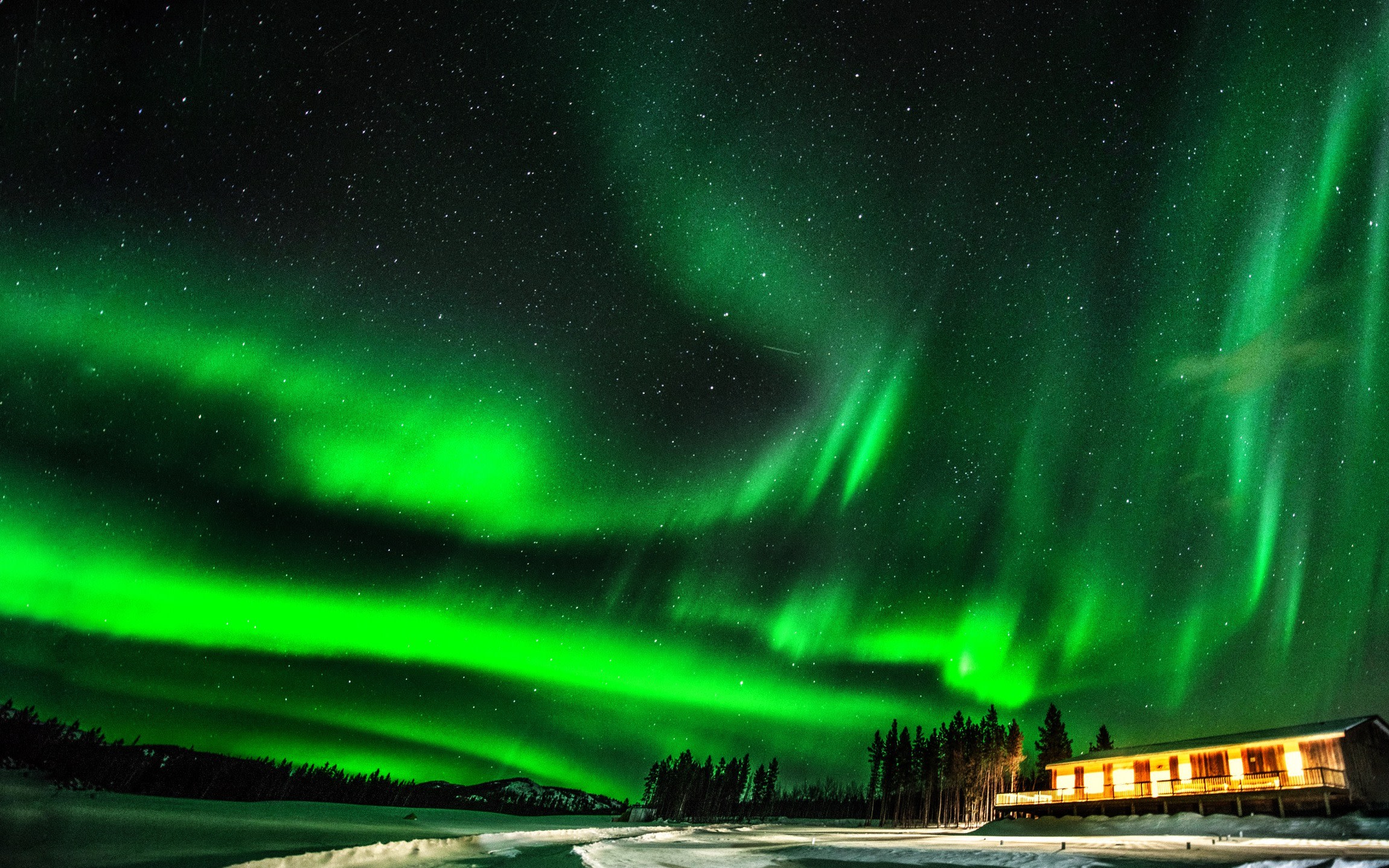 Whitehorse Multi-Day Small Group Aurora Borealis Tour